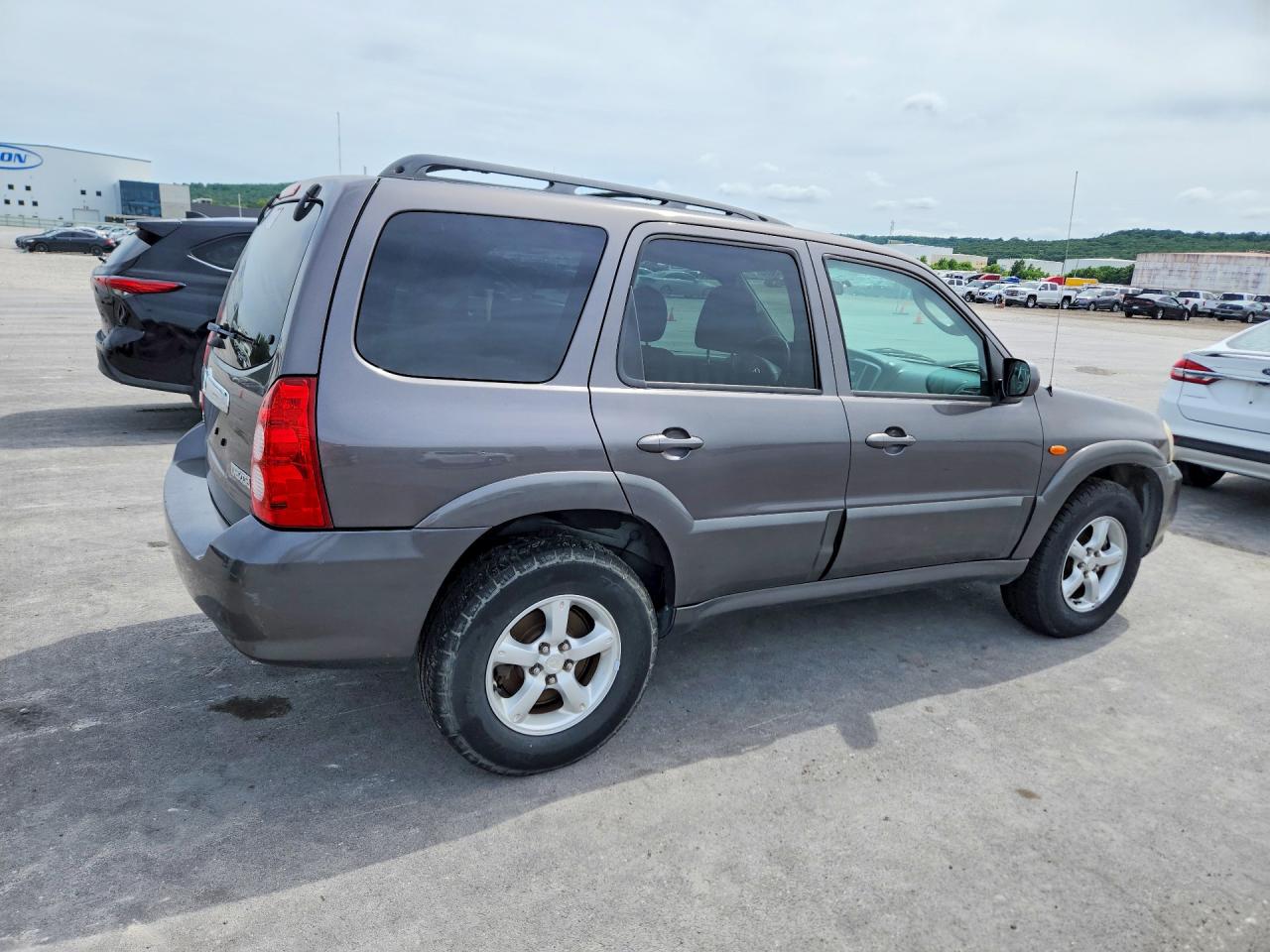 2005 Mazda Tribute S Silver vin: 4F2YZ04175KM09765