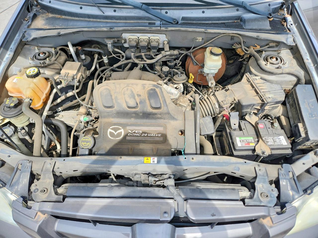 2005 Mazda Tribute S Silver vin: 4F2YZ04175KM09765