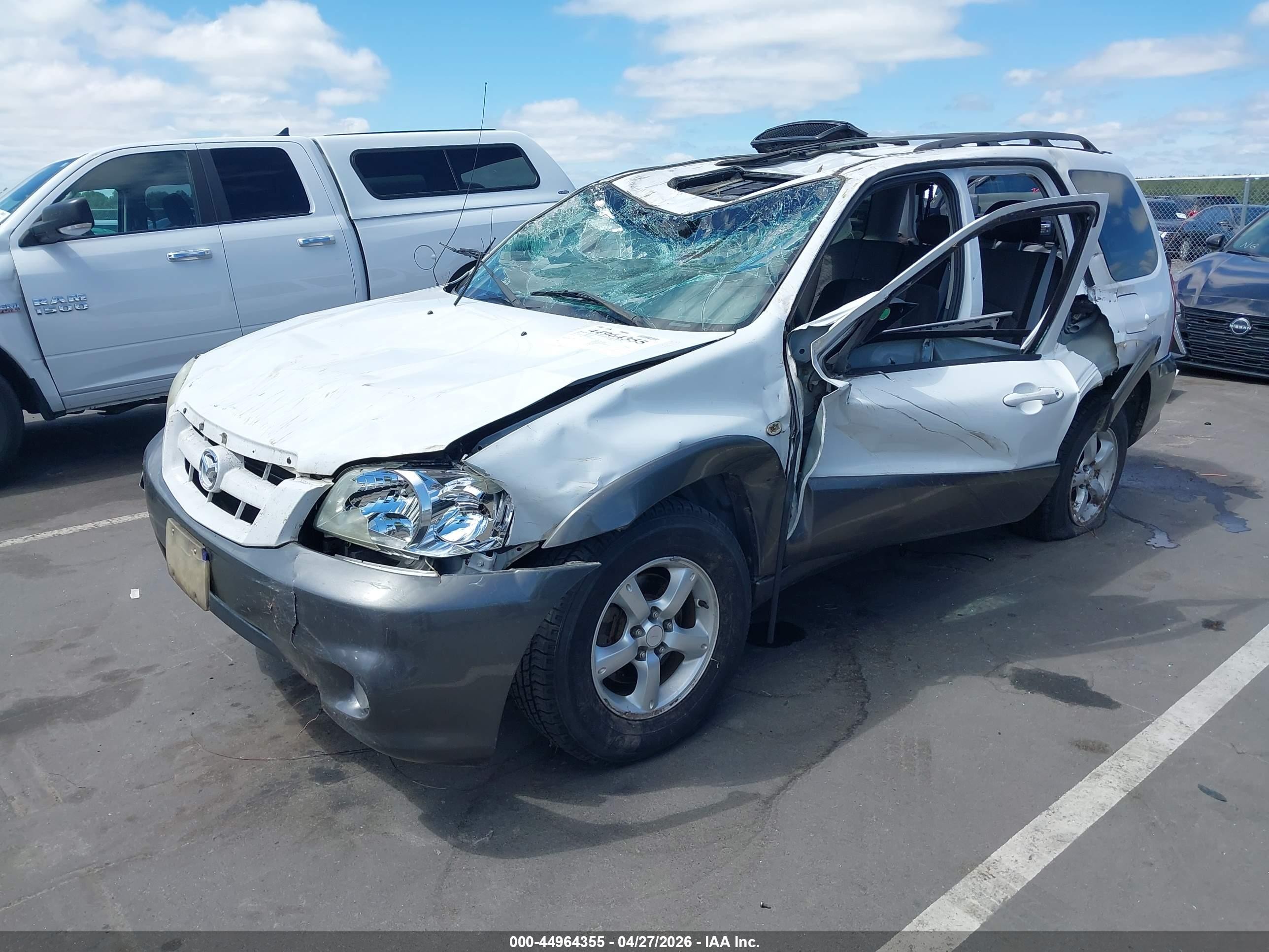 2005 Mazda Tribute S Белый vin: 4F2YZ04185KM60353
