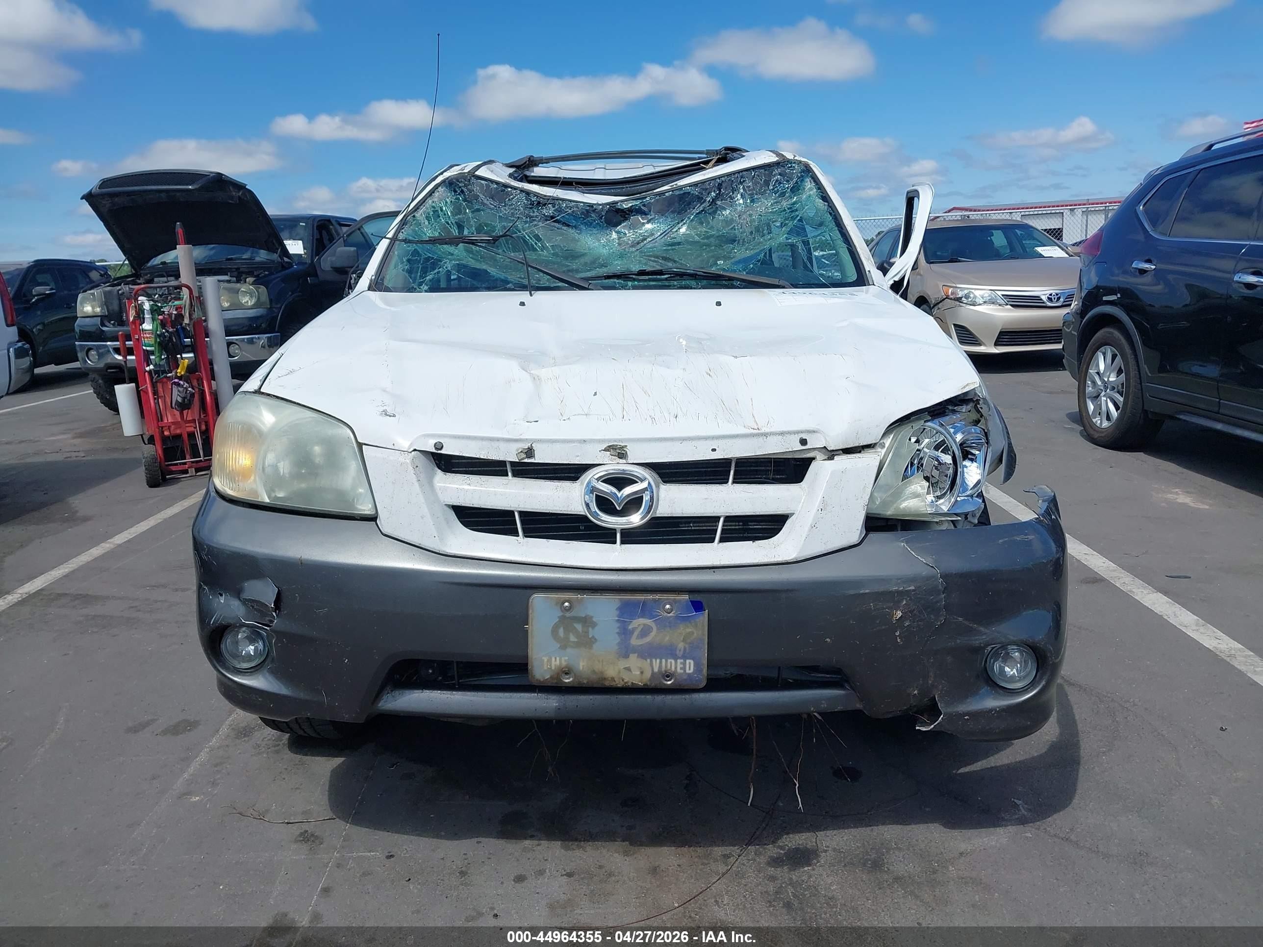 2005 Mazda Tribute S Белый vin: 4F2YZ04185KM60353