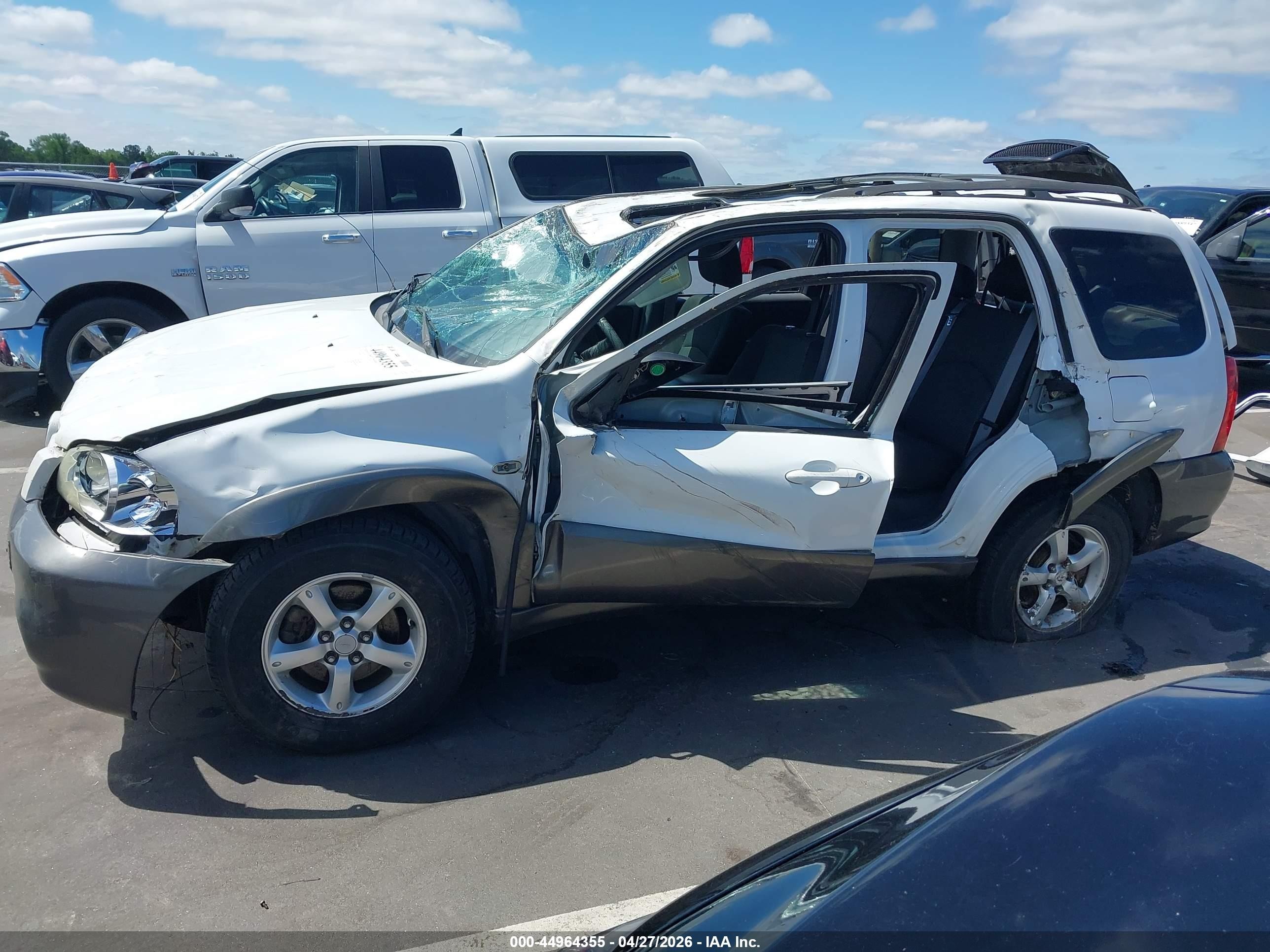 2005 Mazda Tribute S Белый vin: 4F2YZ04185KM60353