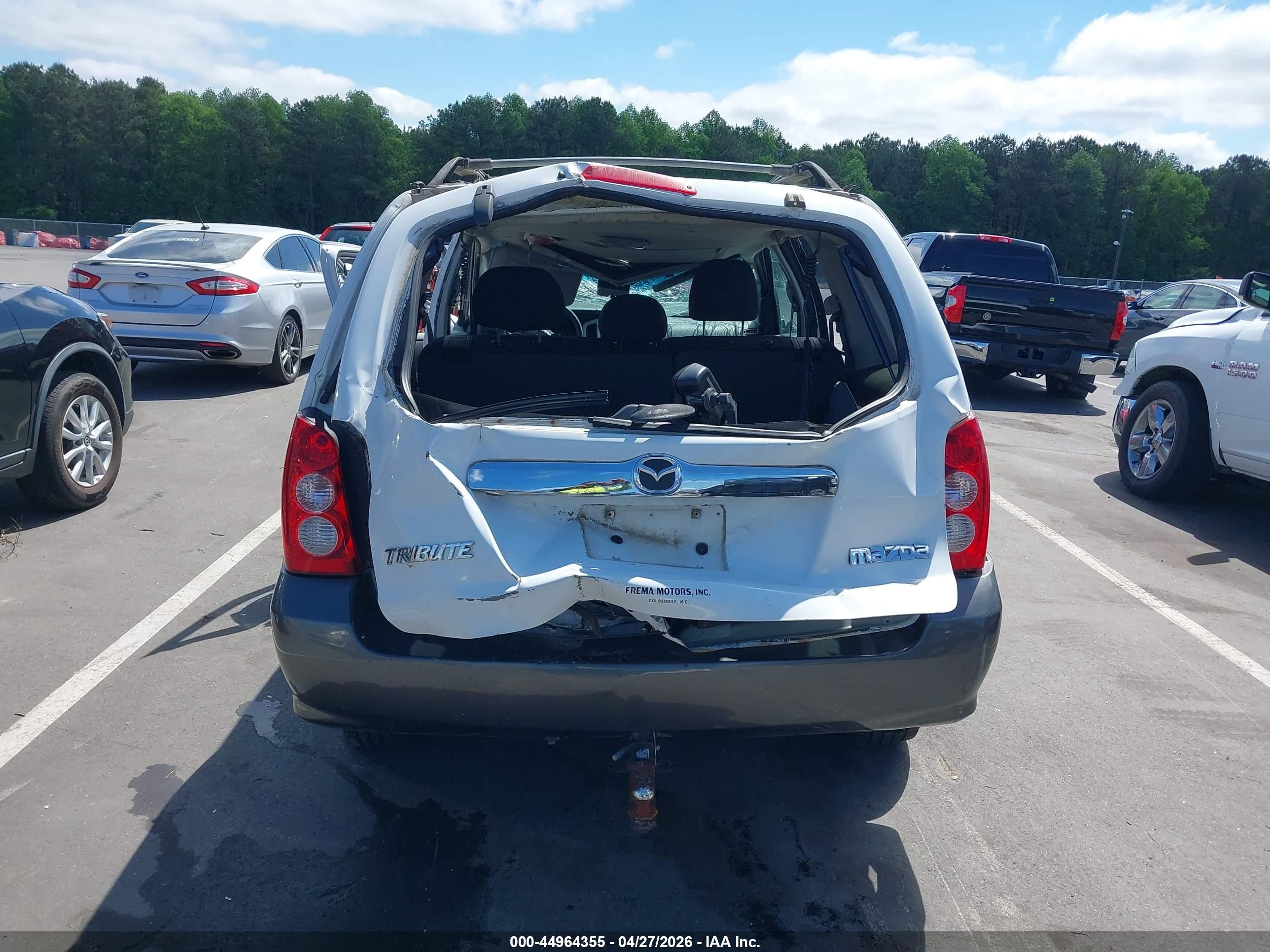 2005 Mazda Tribute S Белый vin: 4F2YZ04185KM60353