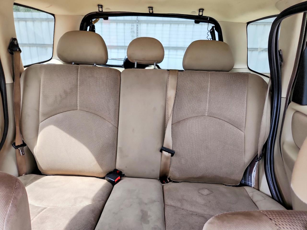 2006 Mazda Tribute S Бежевый vin: 4F2YZ04186KM10022
