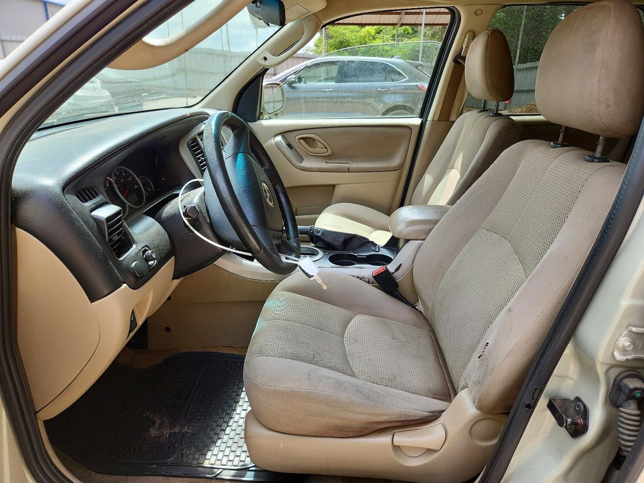 2006 Mazda Tribute S Бежевый vin: 4F2YZ04186KM10022