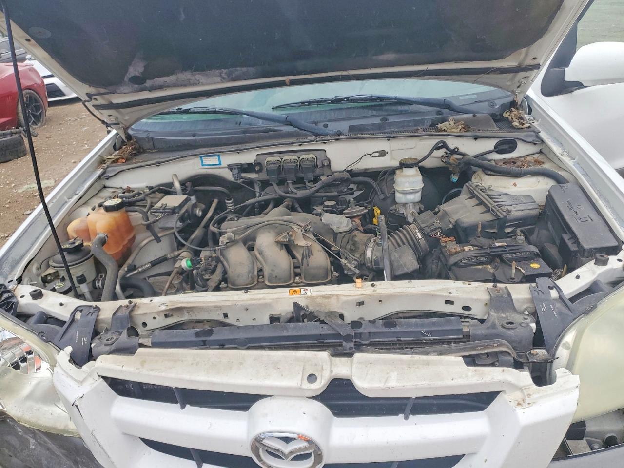 2005 Mazda Tribute S White vin: 4F2YZ041X5KM08657