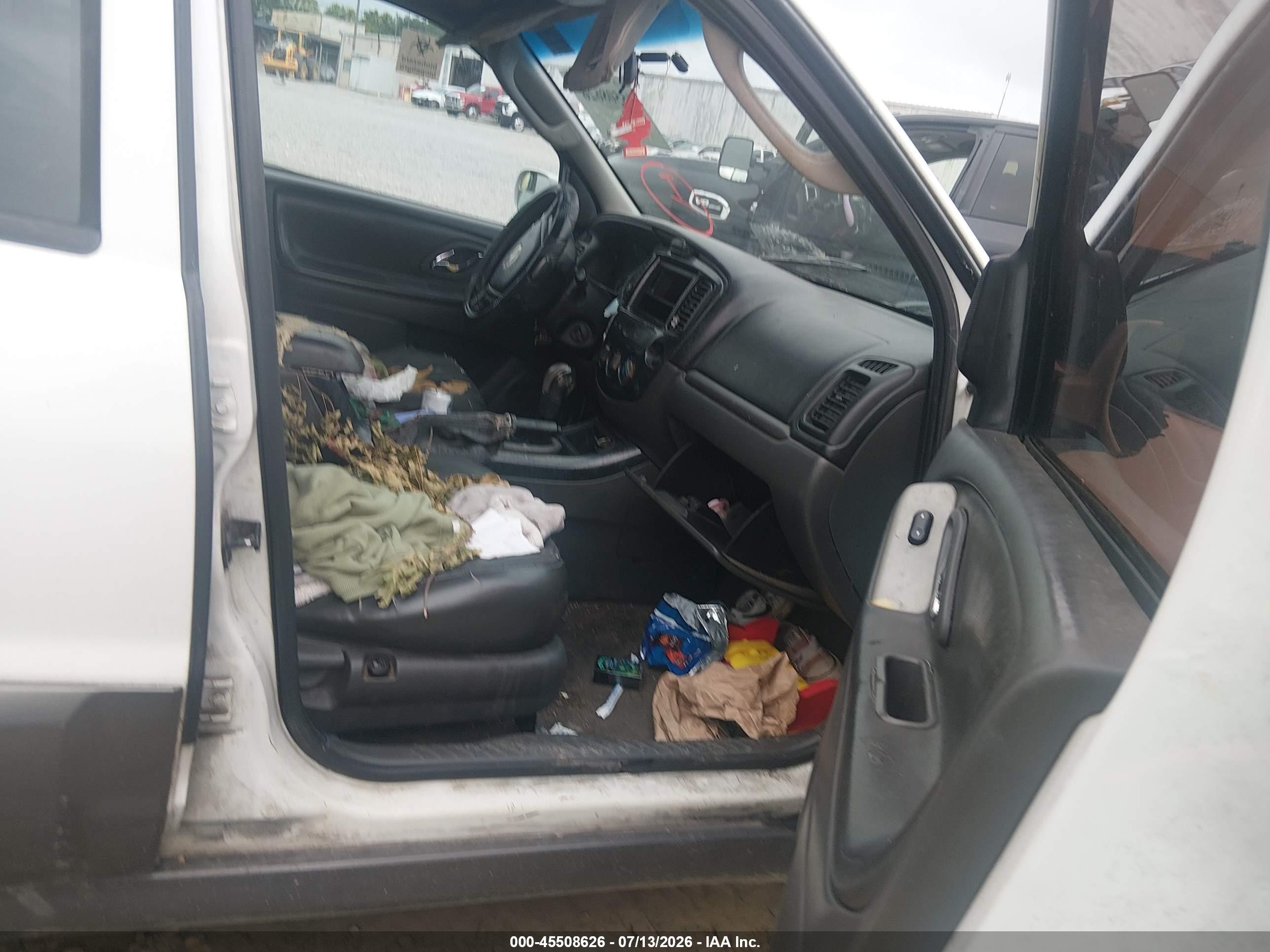 2005 Mazda Tribute S Белый vin: 4F2YZ06175KM36526