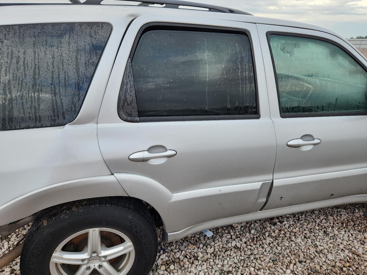 2005 Mazda Tribute S Серебряный vin: 4F2YZ94115KM17204
