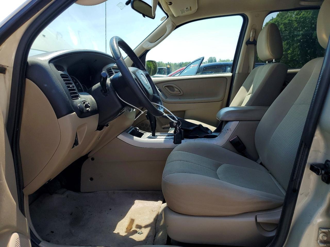 2006 Mazda Tribute S Beige vin: 4F2YZ94116KM11436