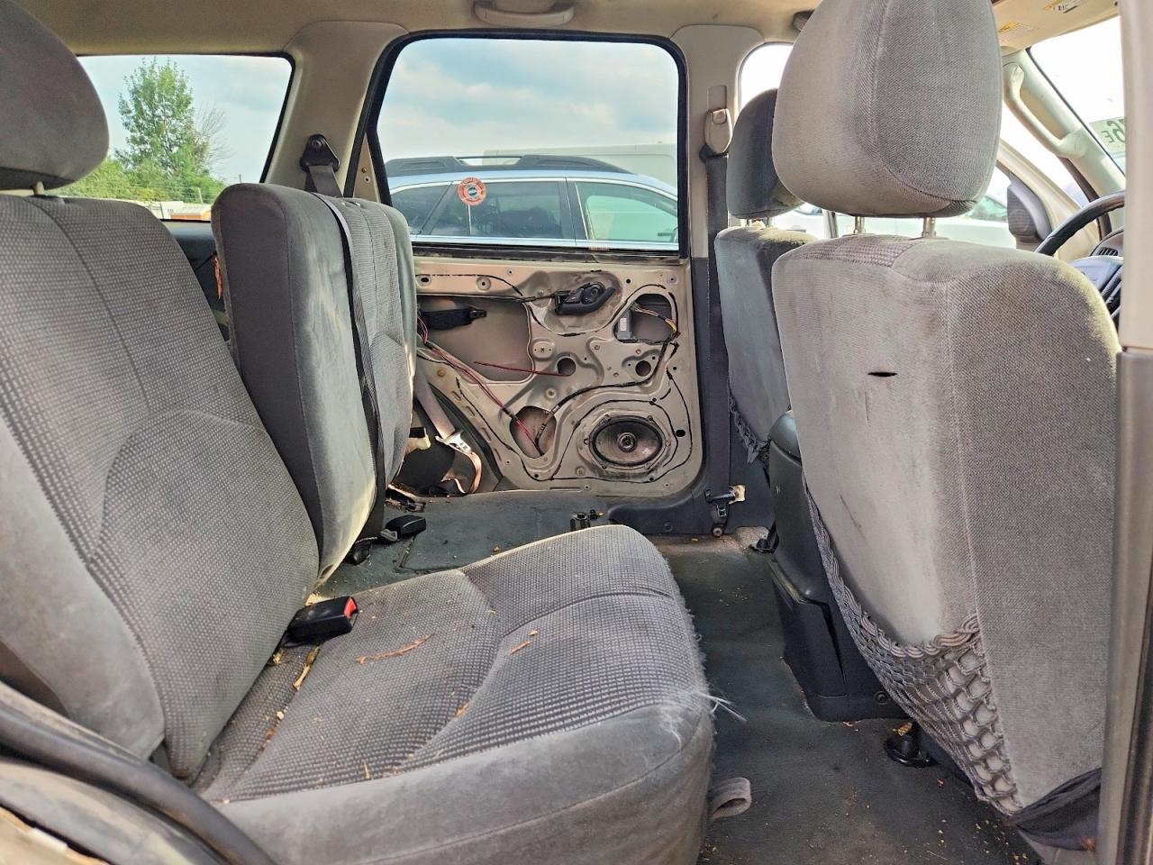 2004 Mazda Tribute Lx Cream vin: 4F2YZ94124KM21972