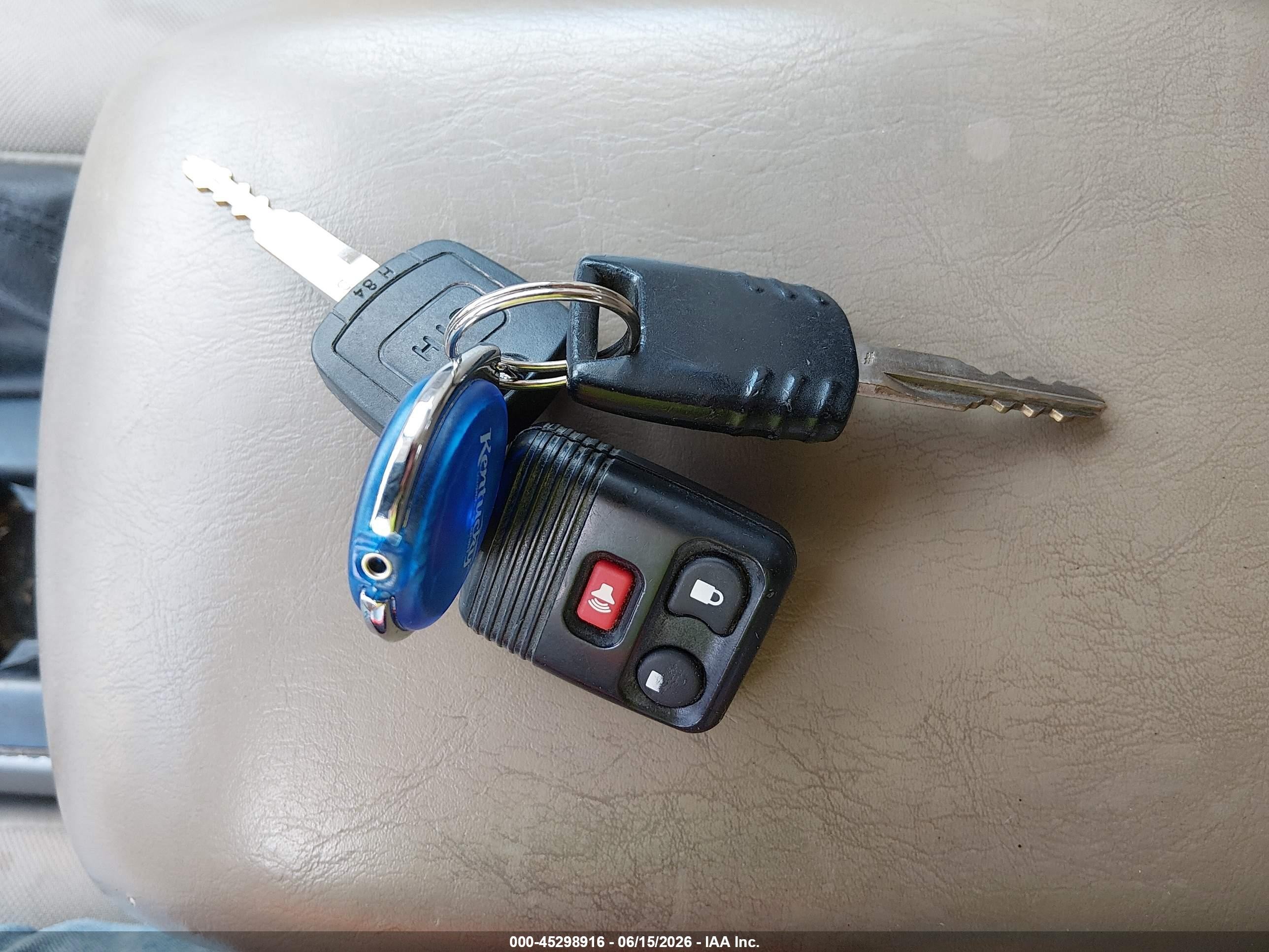 2006 Mazda Tribute S Серебряный vin: 4F2YZ94156KM00021