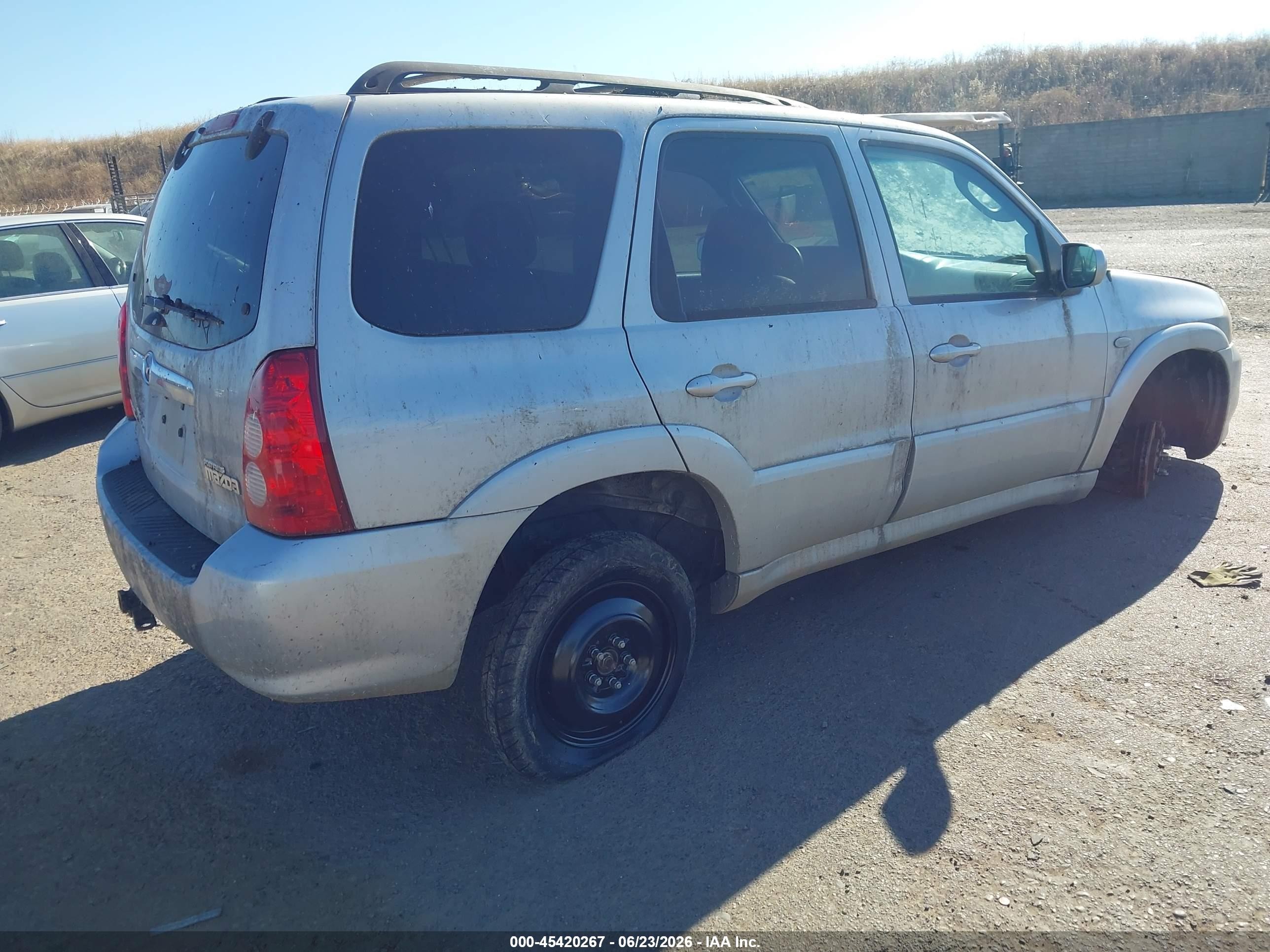 2005 Mazda Tribute S Silver vin: 4F2YZ94165KM50781