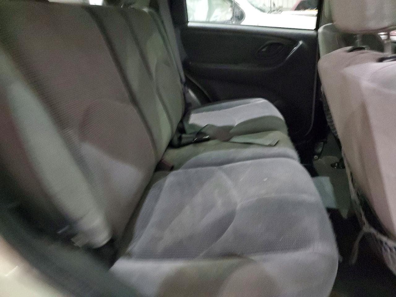 2003 Mazda Tribute Lx Beige vin: 4F2YZ94193KM56104