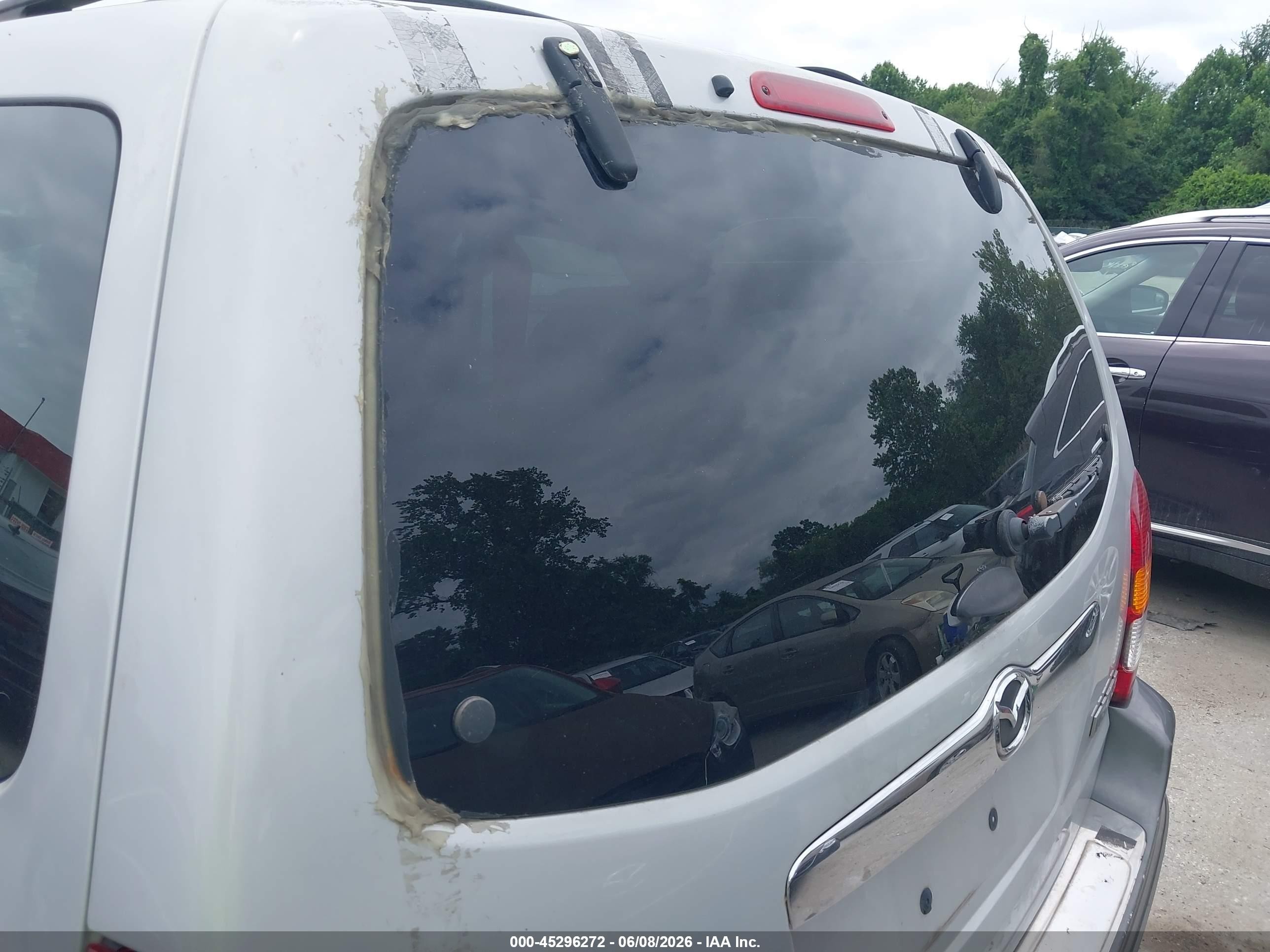 2004 Mazda Tribute Lx V6 Silver vin: 4F2YZ941X4KM05549