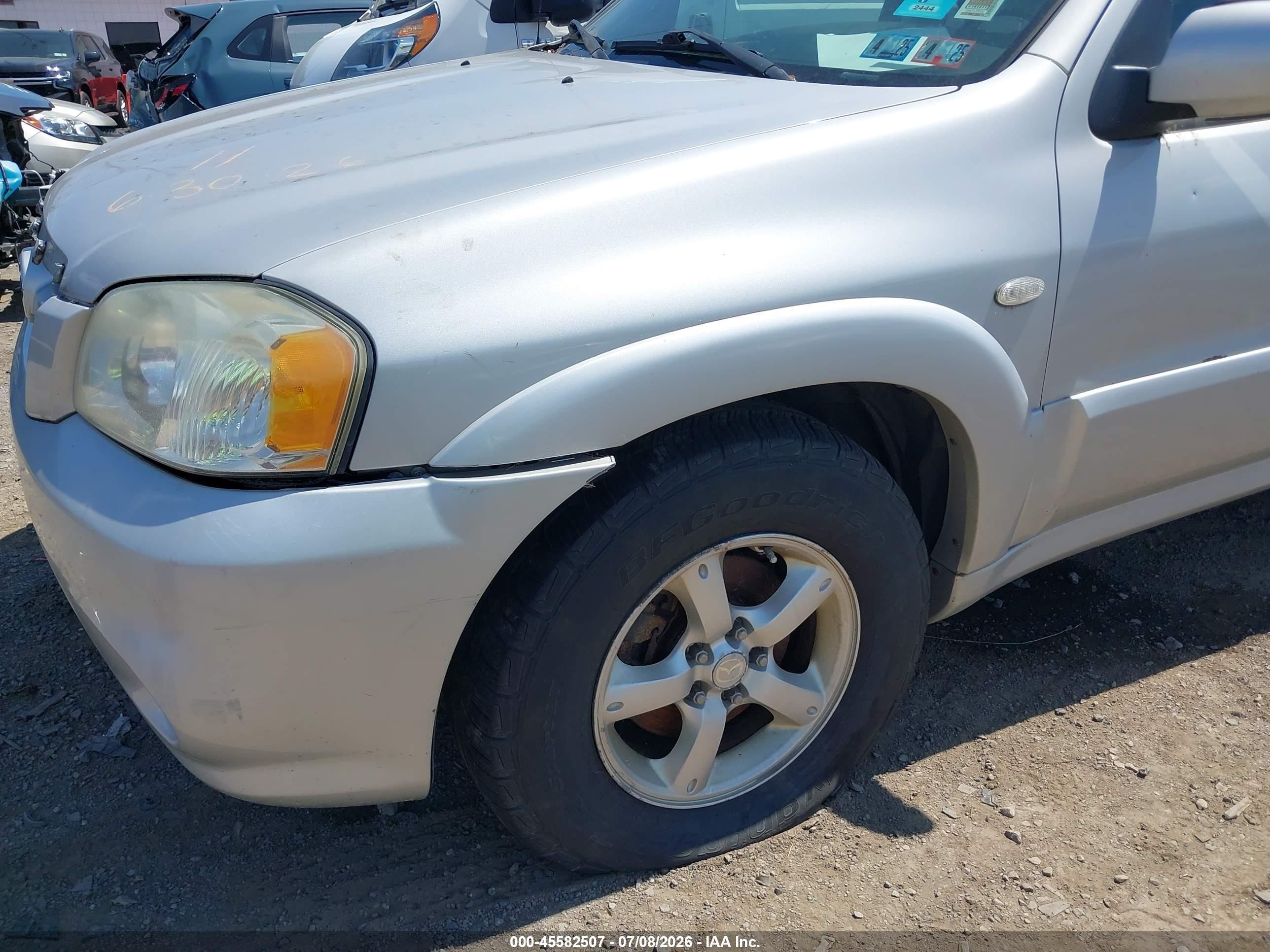 2005 Mazda Tribute S Silver vin: 4F2YZ96135KM27066