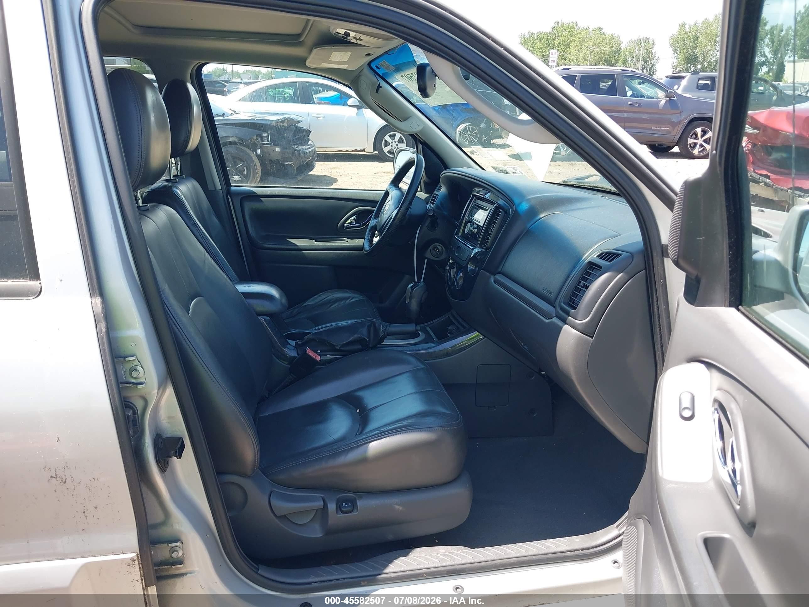 2005 Mazda Tribute S Silver vin: 4F2YZ96135KM27066