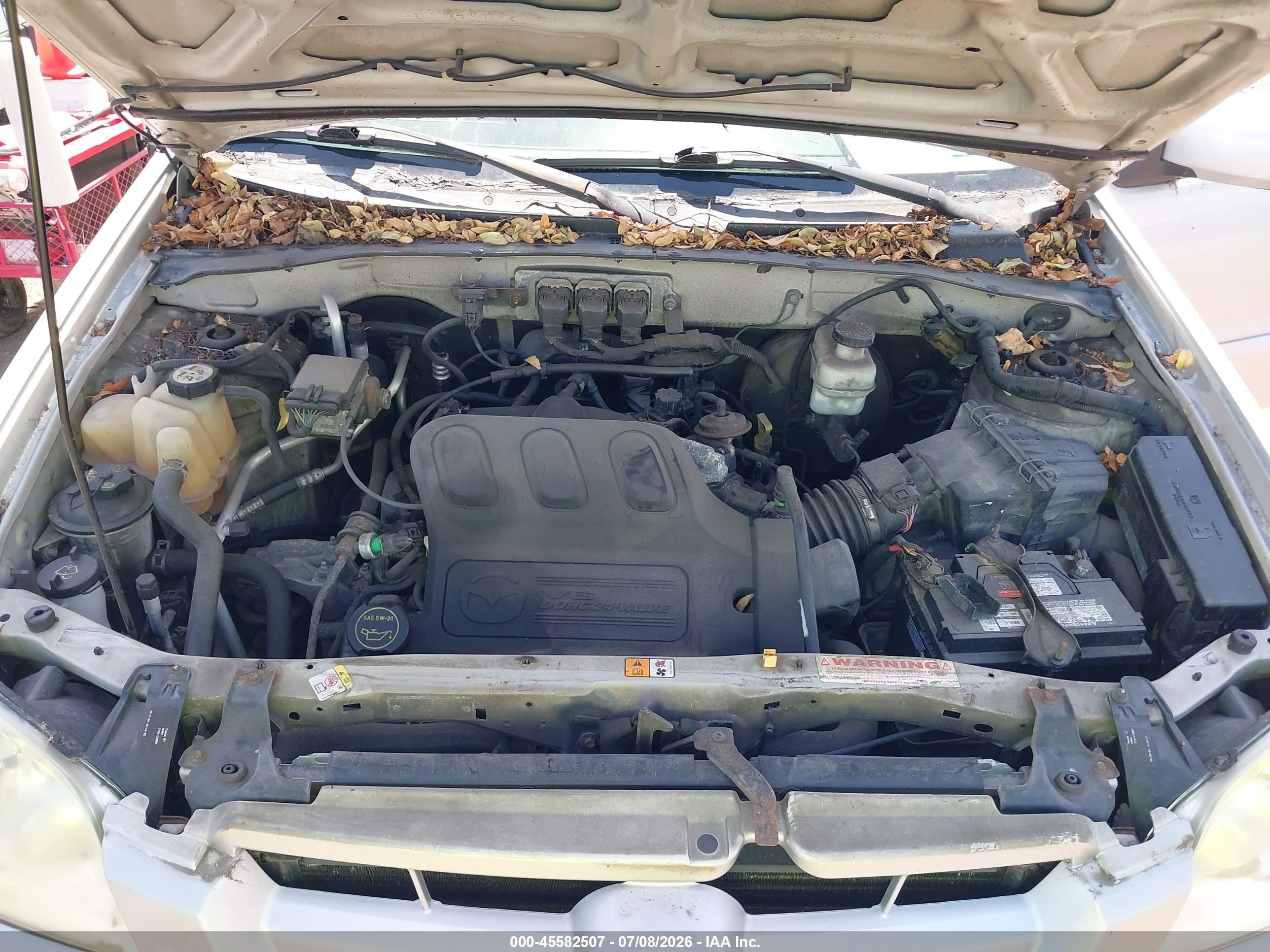 2005 Mazda Tribute S Silver vin: 4F2YZ96135KM27066