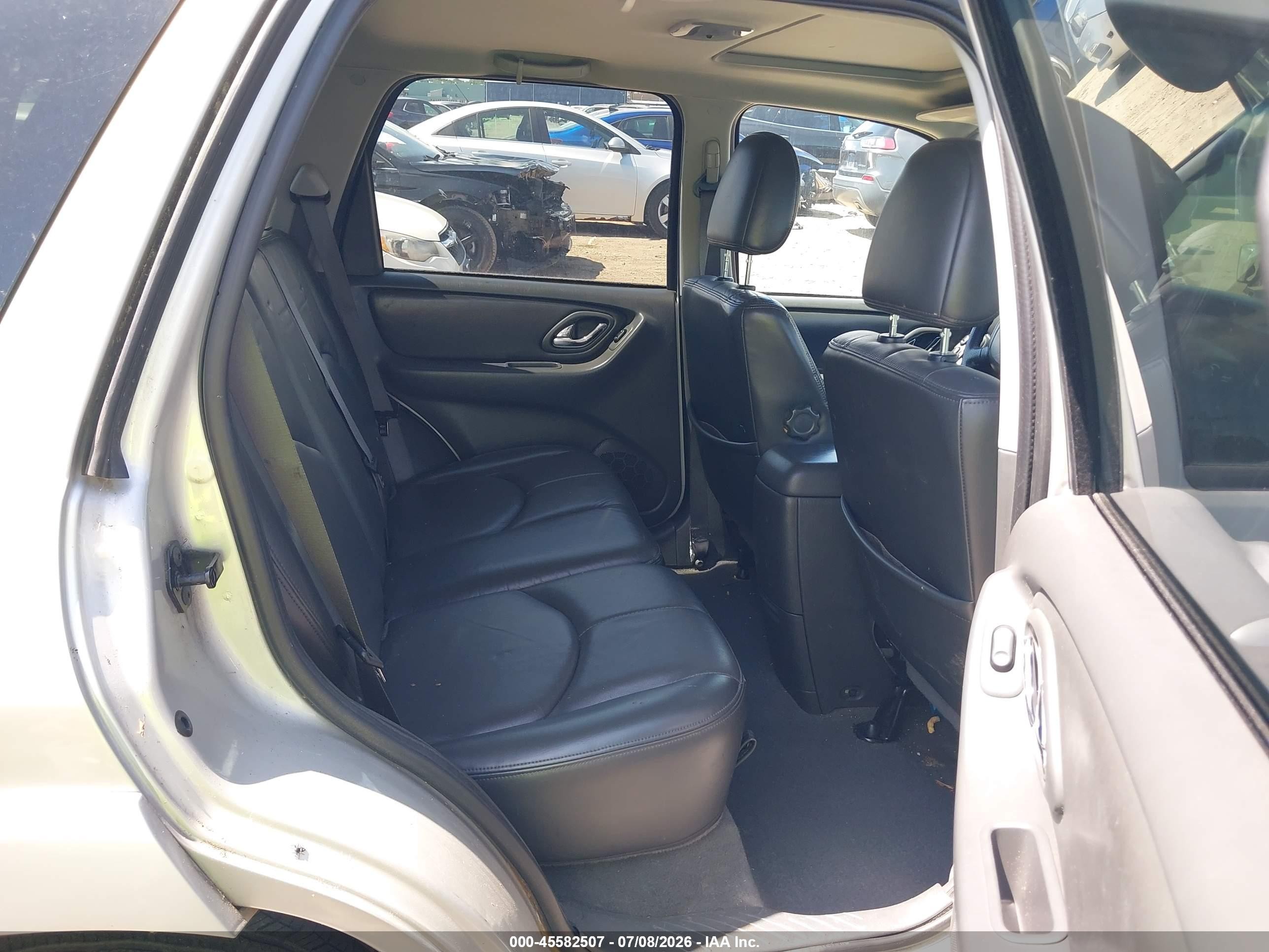 2005 Mazda Tribute S Silver vin: 4F2YZ96135KM27066