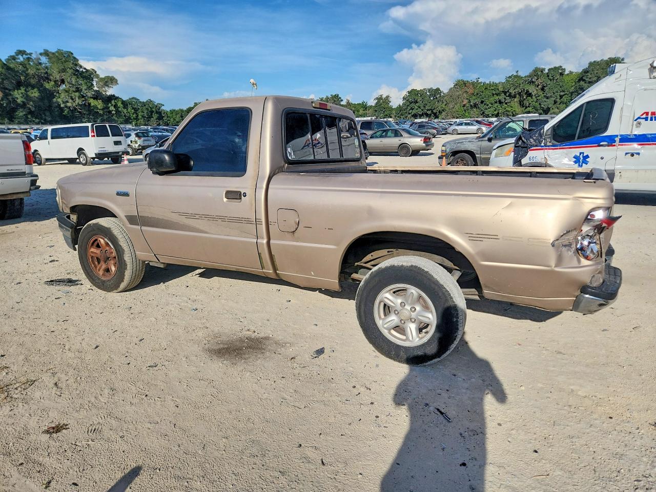 1997 Mazda B2300 Tan vin: 4F4CR12A0VTM03911