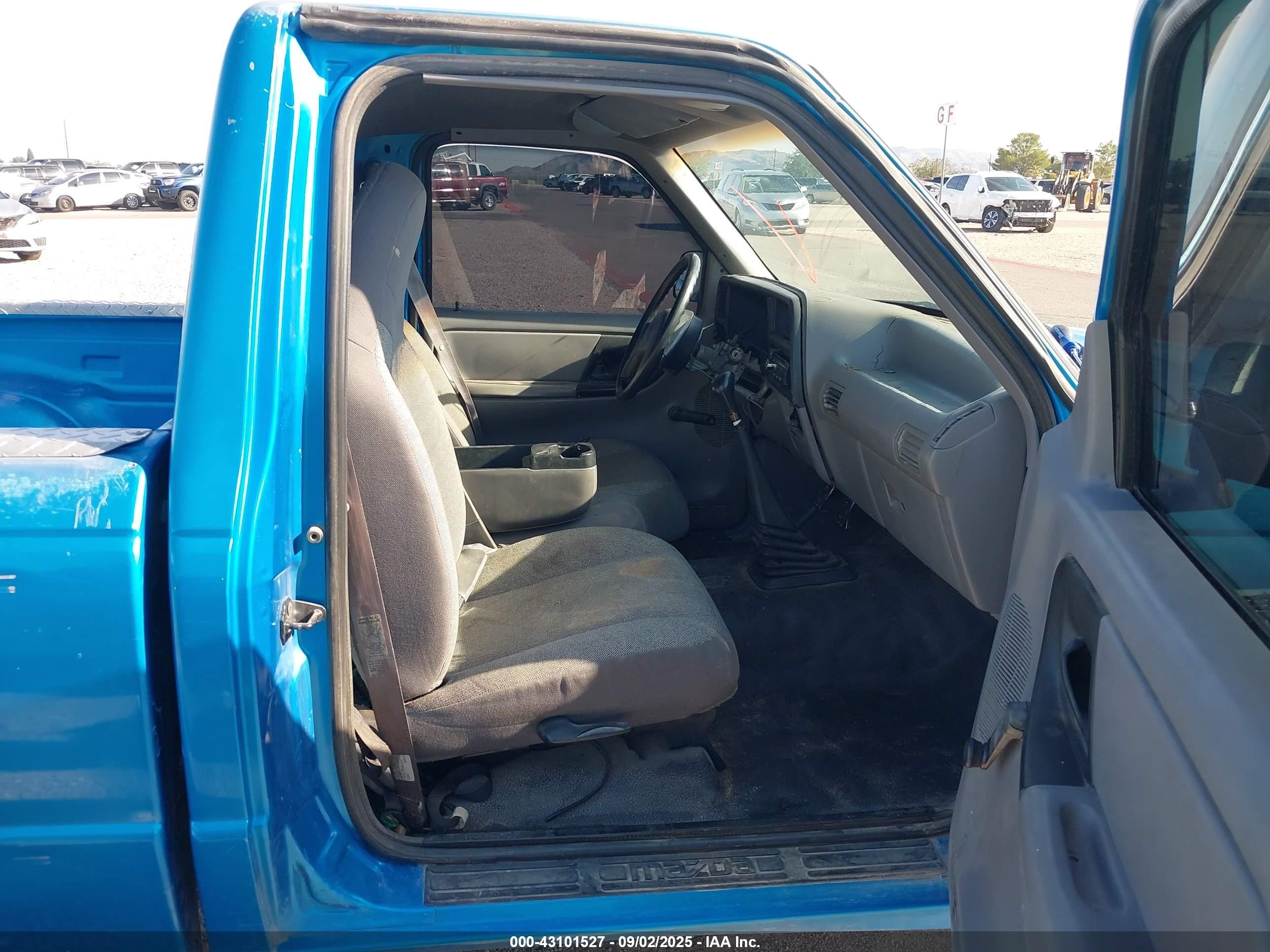 1994 Mazda B2300   Синий vin: 4F4CR12A2RTN10965