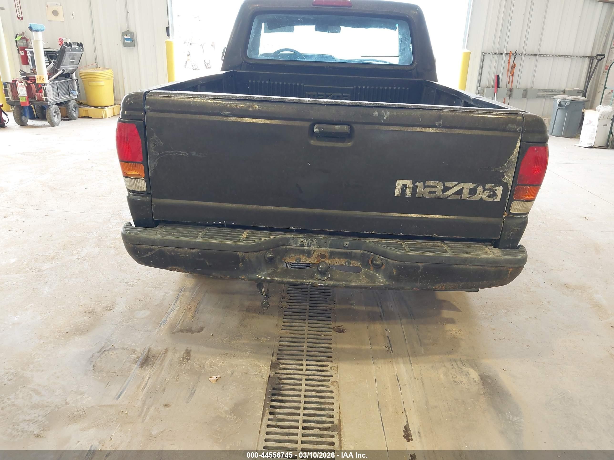 1994 Mazda B2300   Черный vin: 4F4CR12A3RTM30350