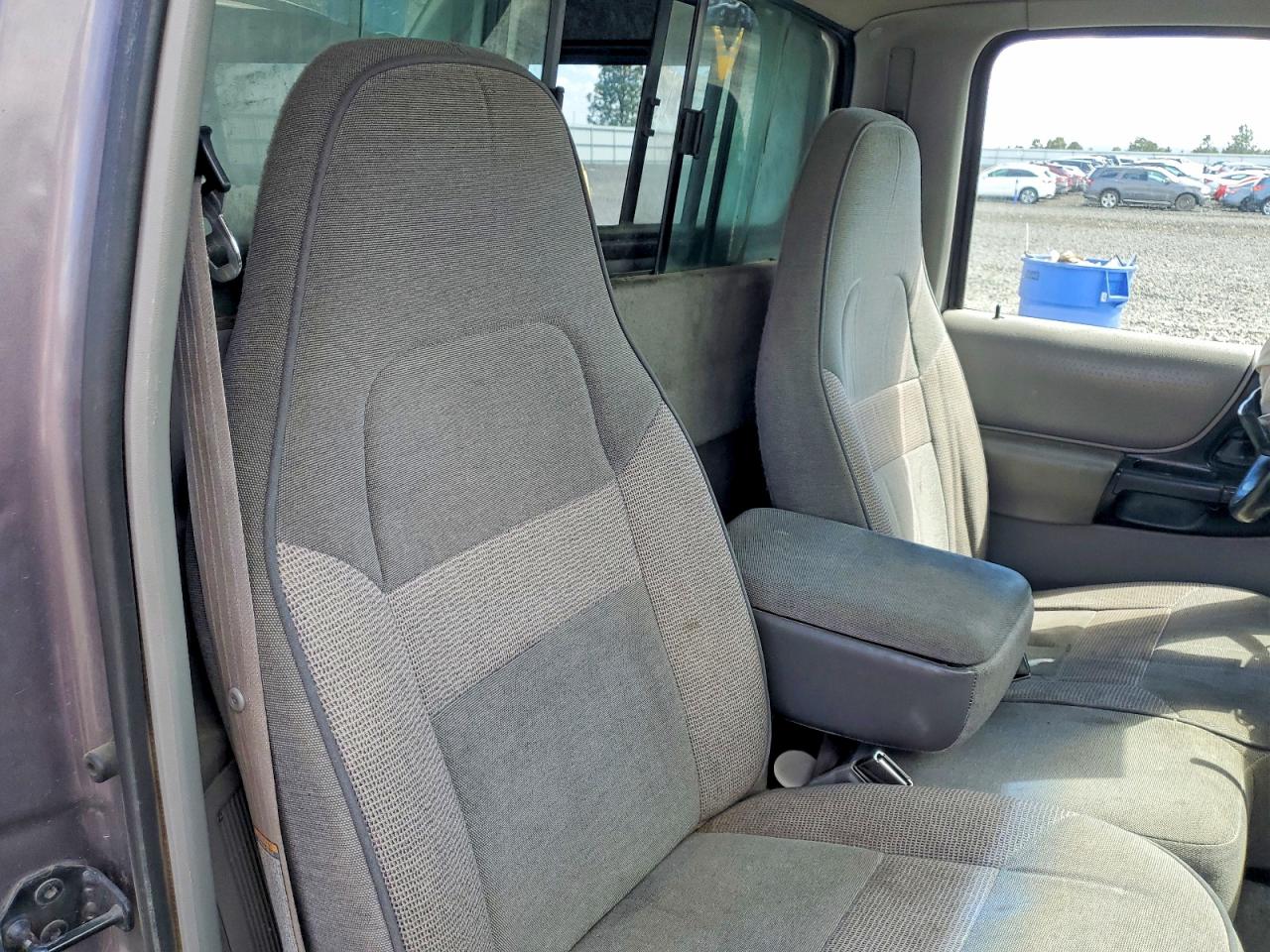 1997 Mazda B2300 Серый vin: 4F4CR12A4VTM19321