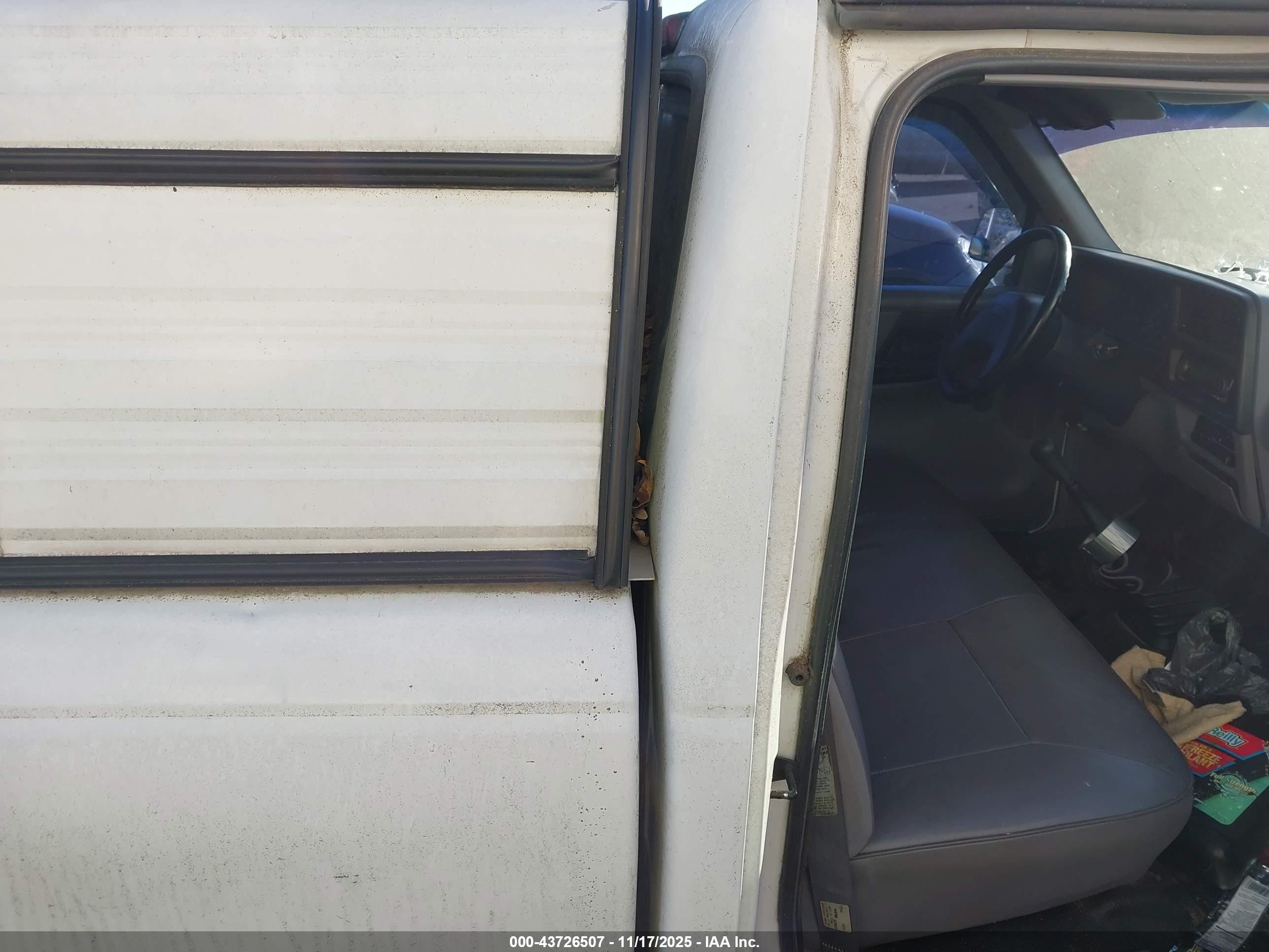 1994 Mazda B2300   Белый vin: 4F4CR12A5RTM05076