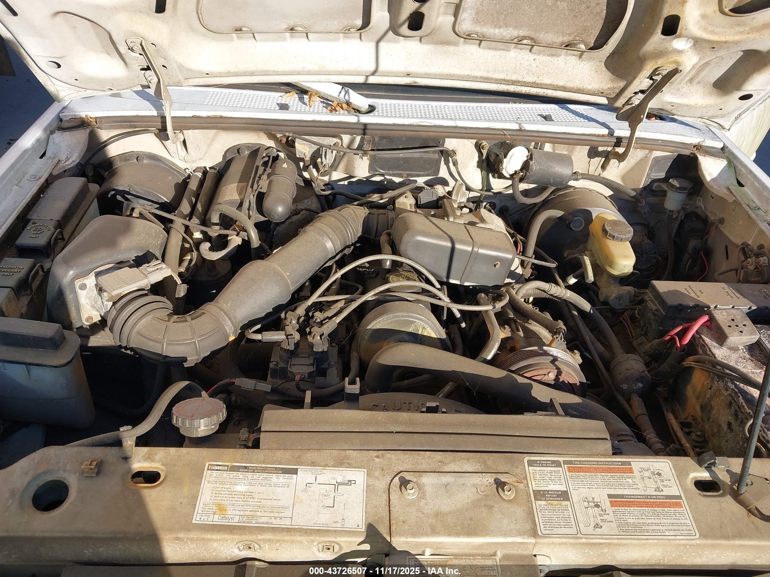1994 Mazda B2300   Белый vin: 4F4CR12A5RTM05076