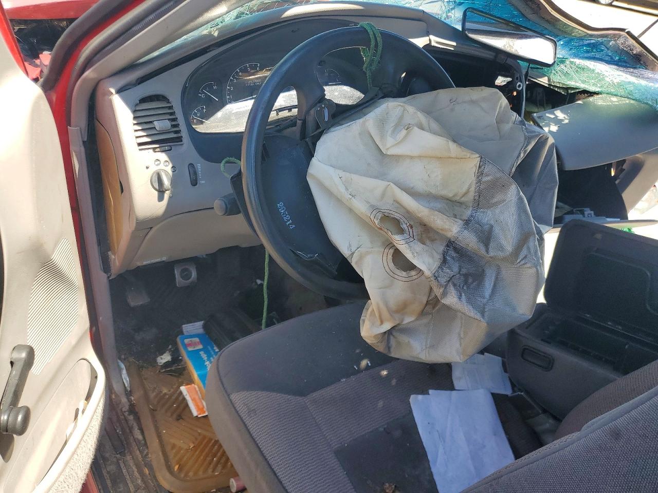 1996 Mazda B2300 Red vin: 4F4CR12A5TTM11371