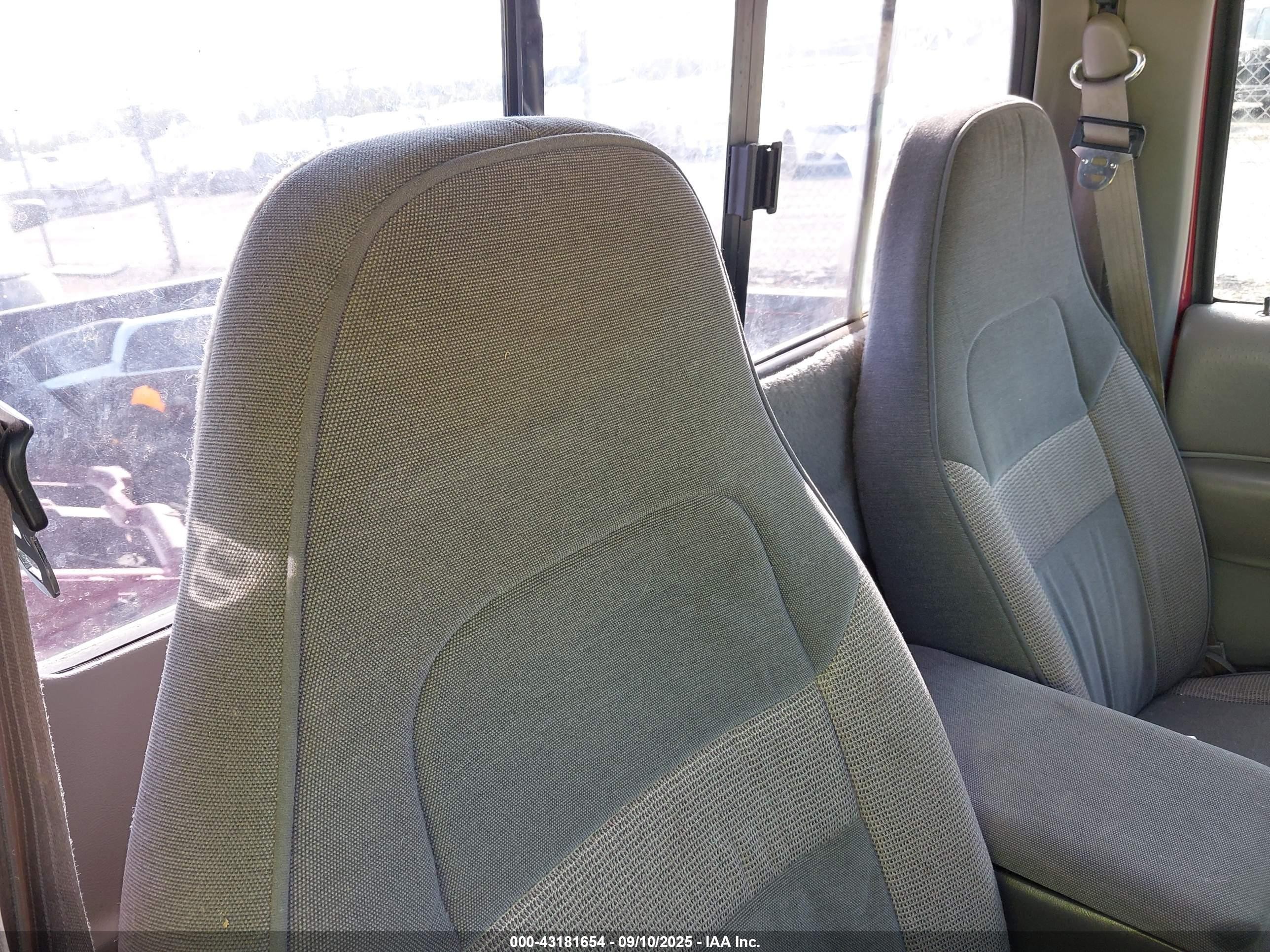 1996 Mazda B2300   Burgundy vin: 4F4CR12A5TTM18580