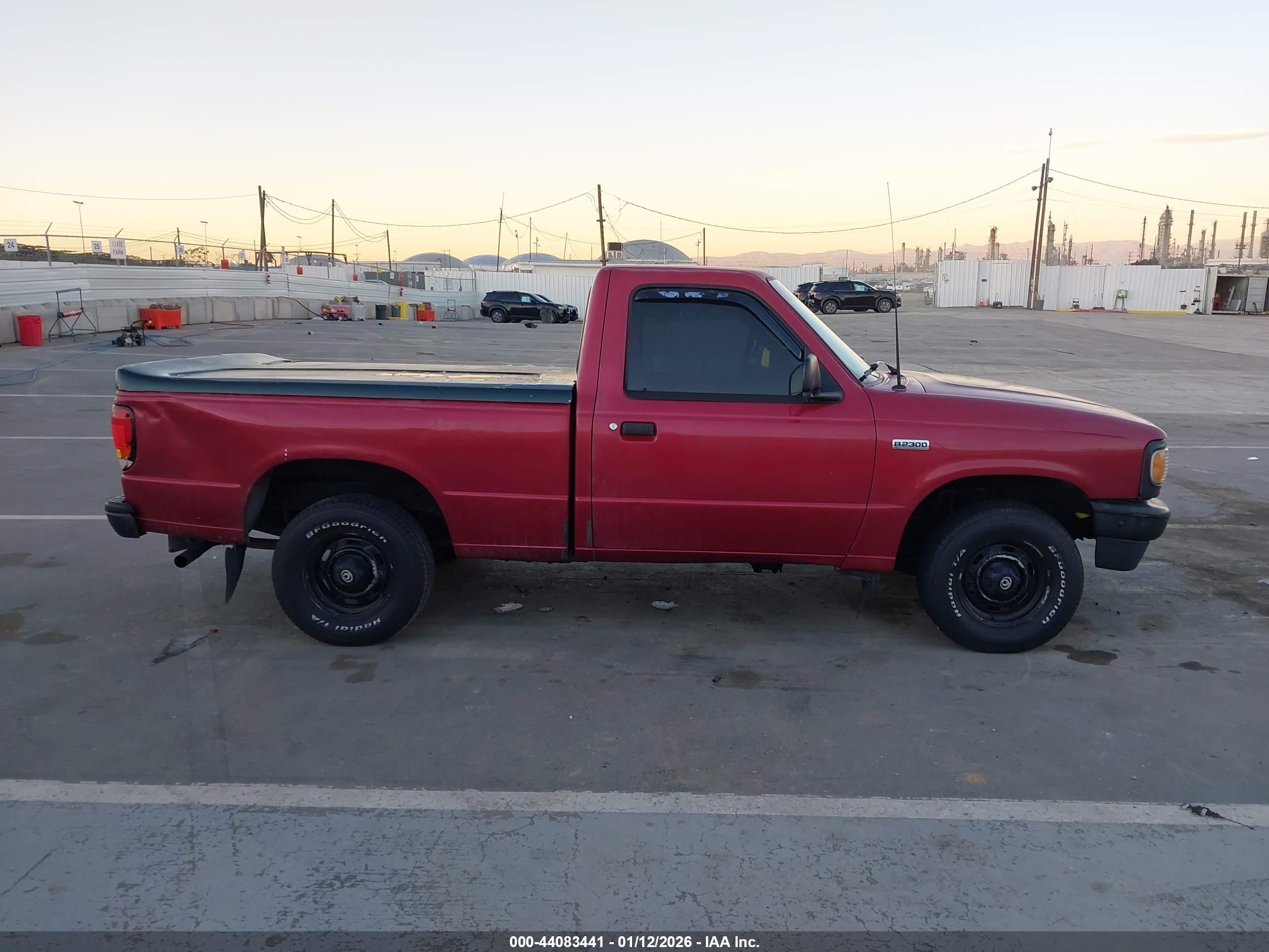 1996 Mazda B2300   Burgundy vin: 4F4CR12A6TTM24971