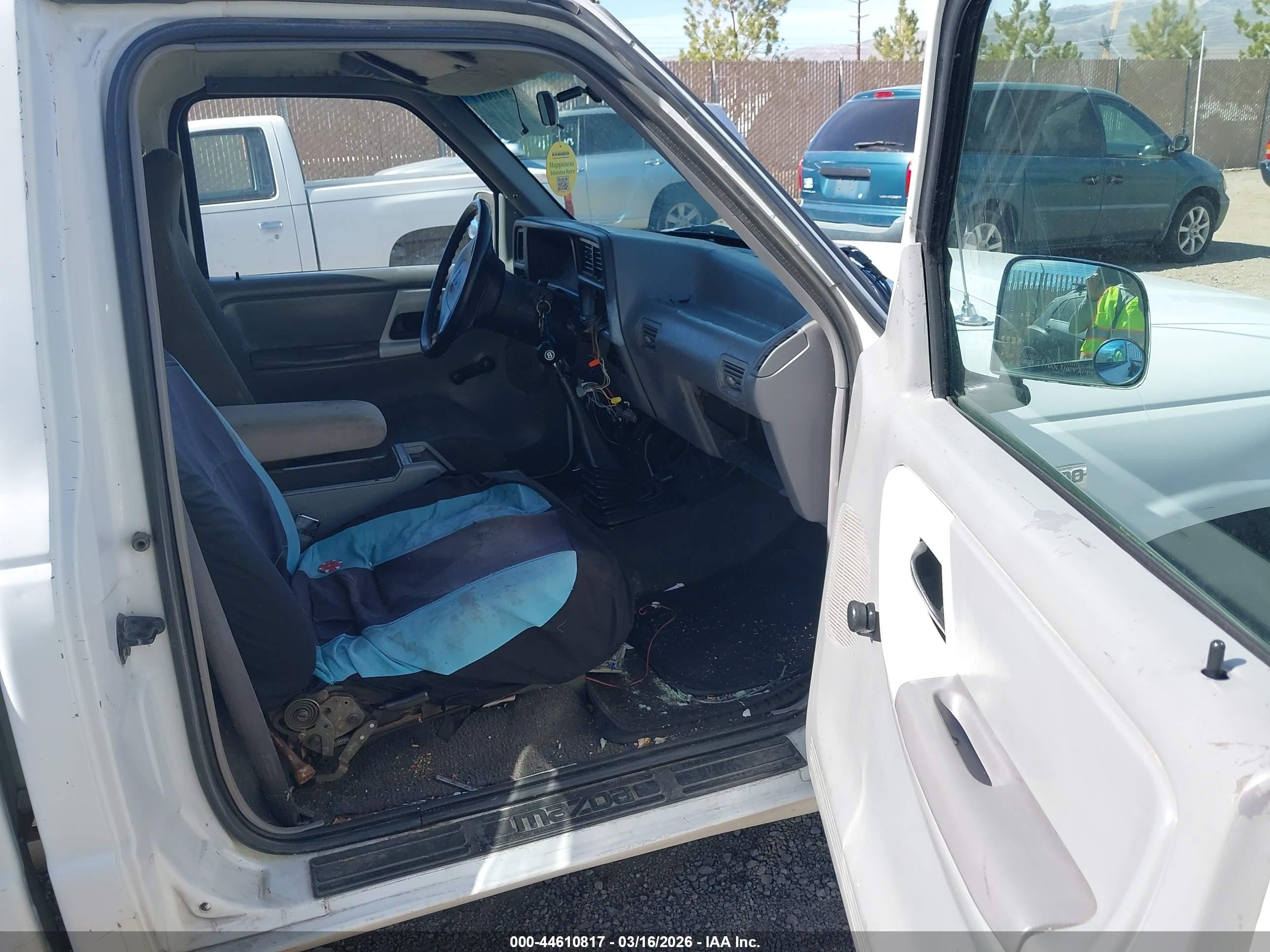 1994 Mazda B2300   White vin: 4F4CR12A7RTM61083