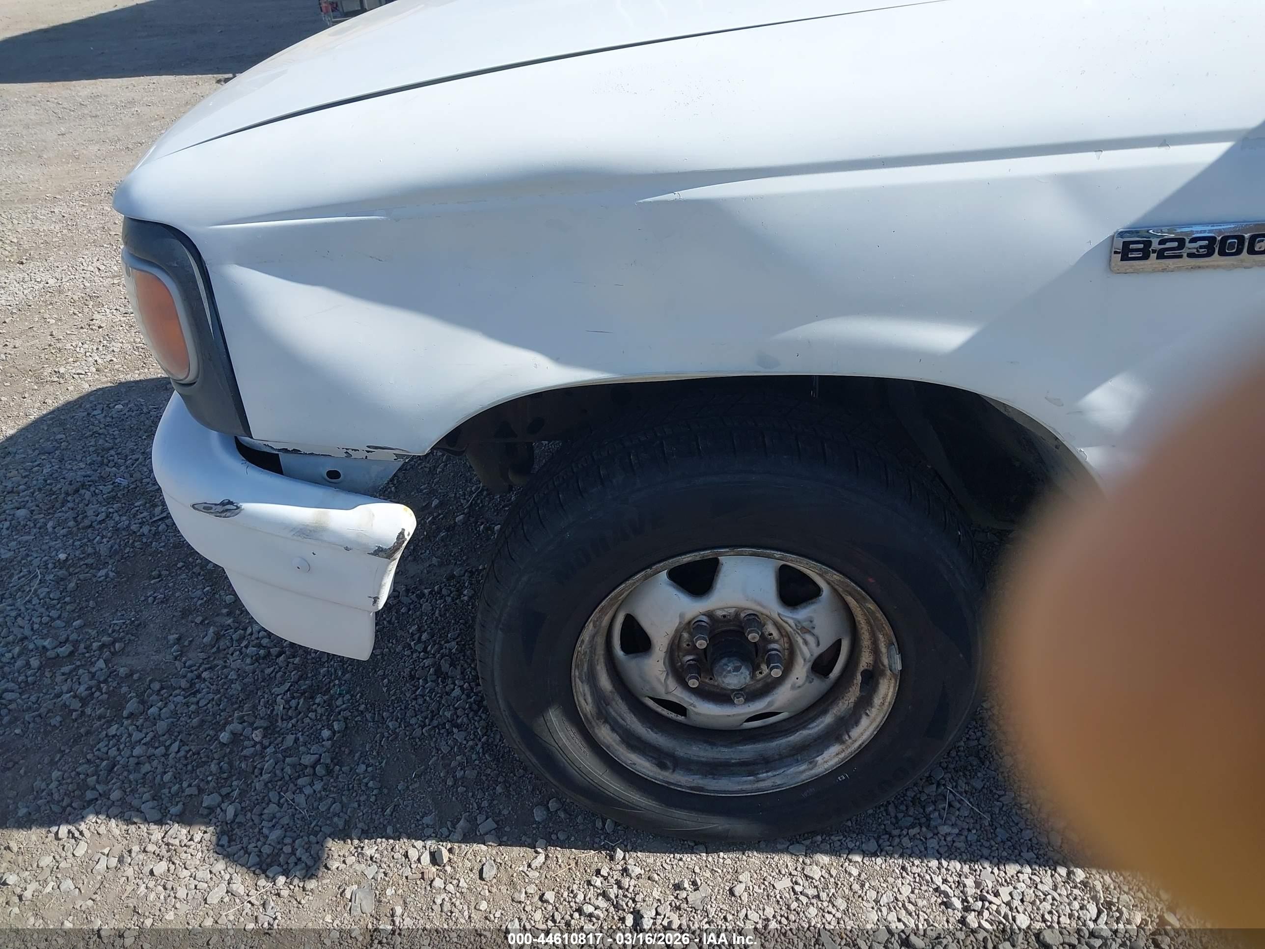 1994 Mazda B2300   White vin: 4F4CR12A7RTM61083