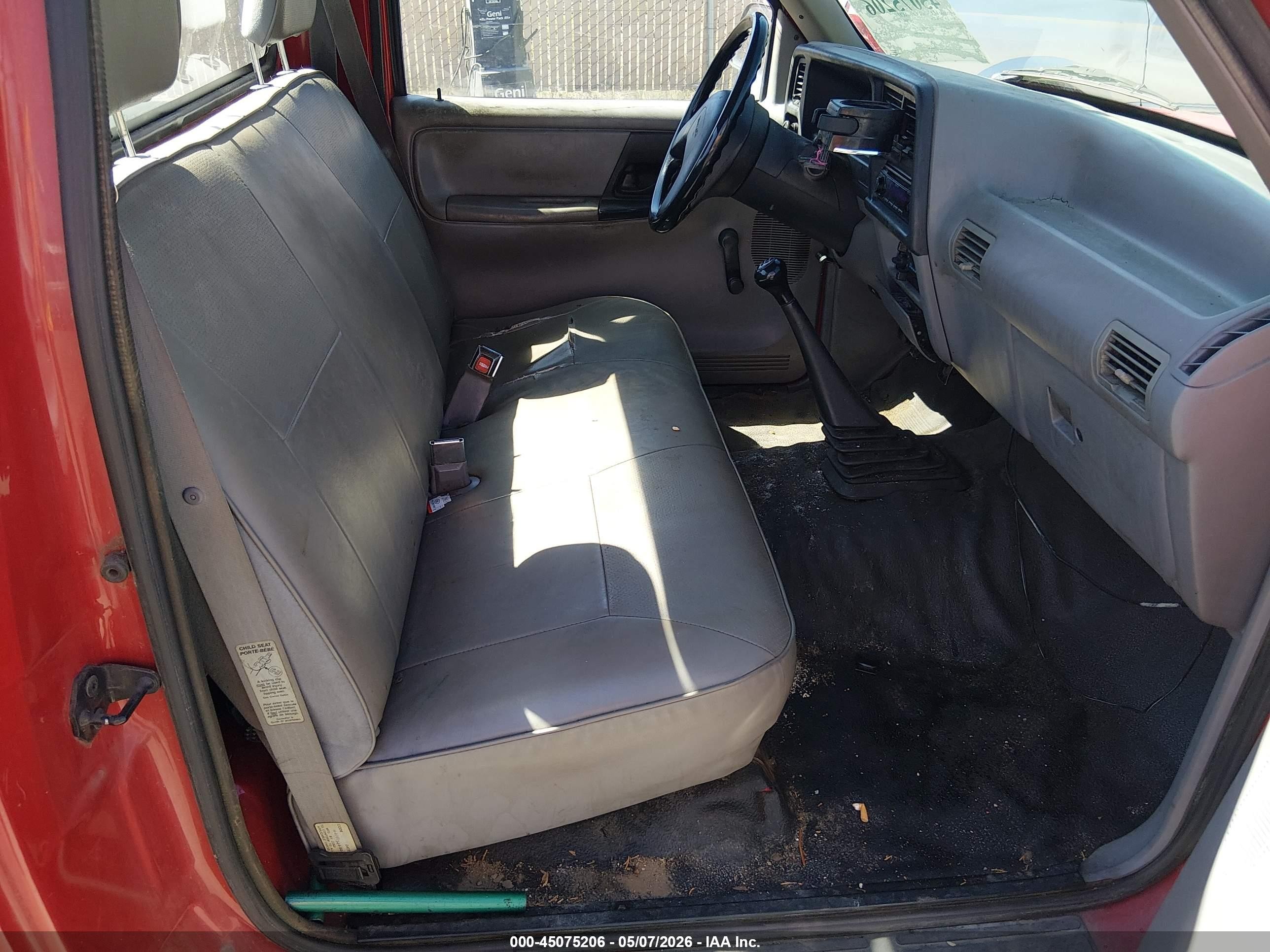 1994 Mazda B2300   Красный vin: 4F4CR12A9RTM99611