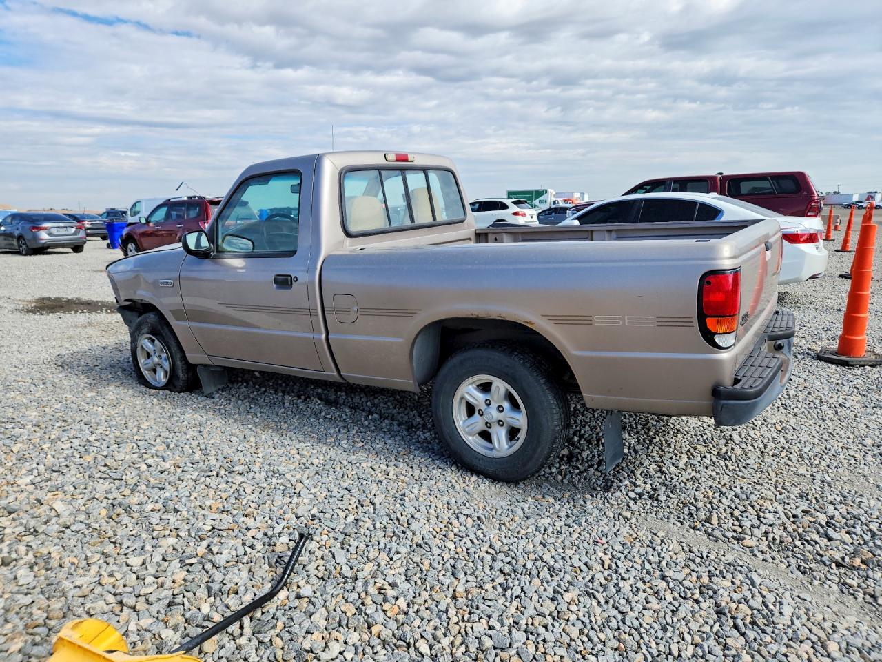 1995 Mazda B2300 Beige vin: 4F4CR12A9STM20265