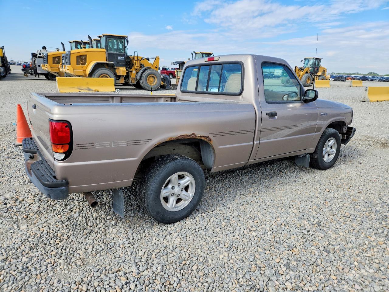 1995 Mazda B2300 Beige vin: 4F4CR12A9STM20265
