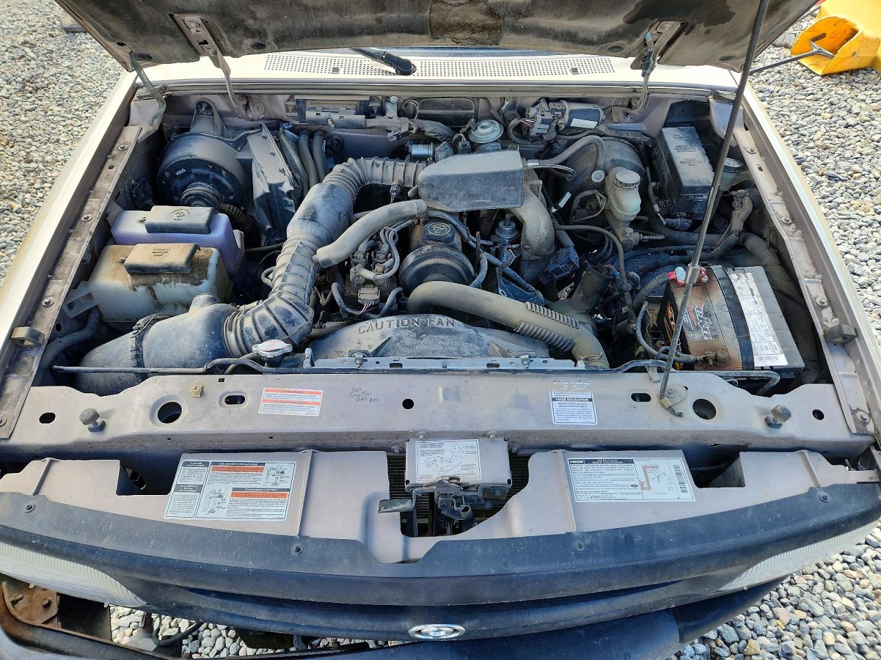 1995 Mazda B2300 Beige vin: 4F4CR12A9STM20265