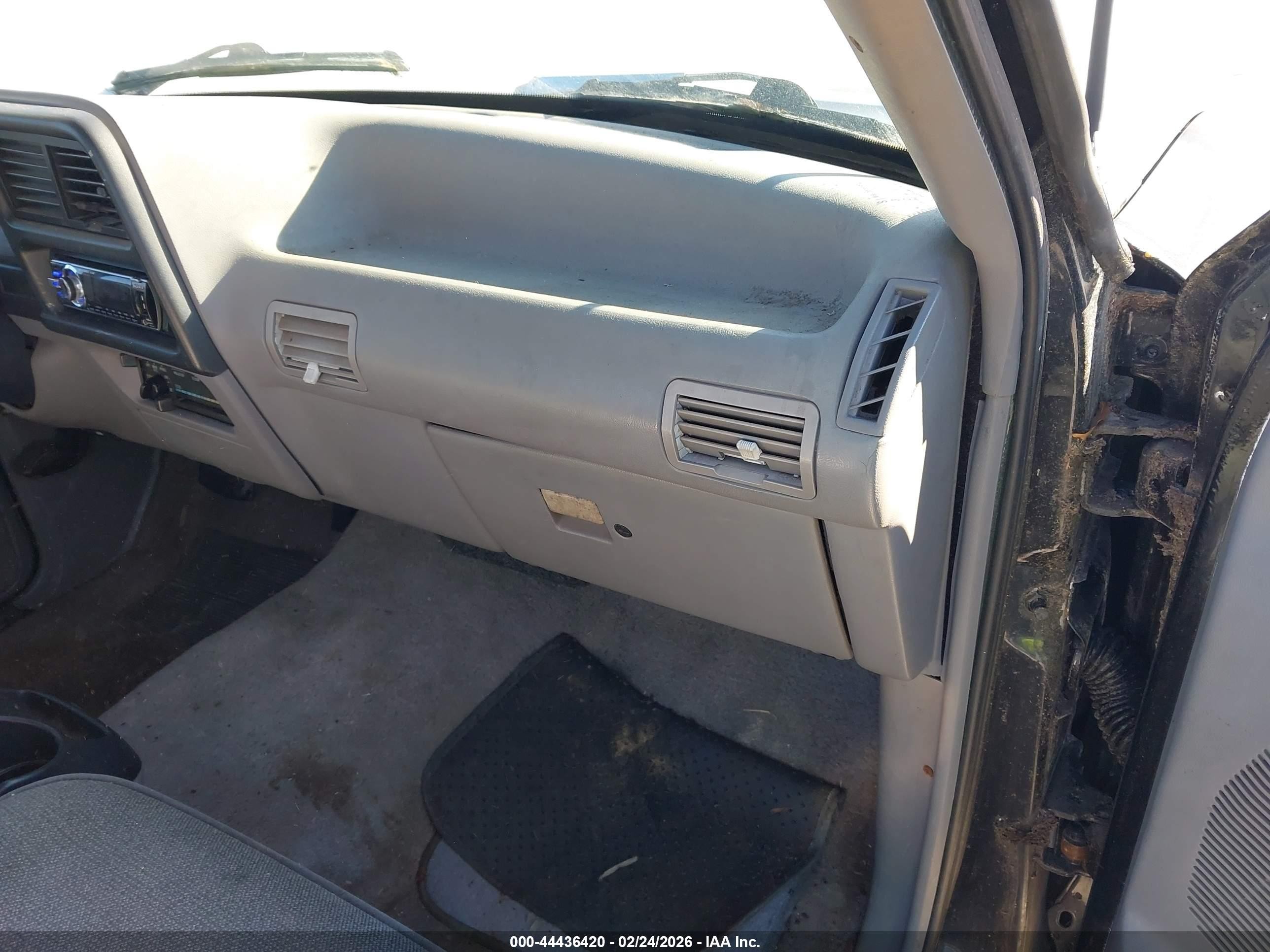 1994 Mazda B3000   Черный vin: 4F4CR12U4RTM71306