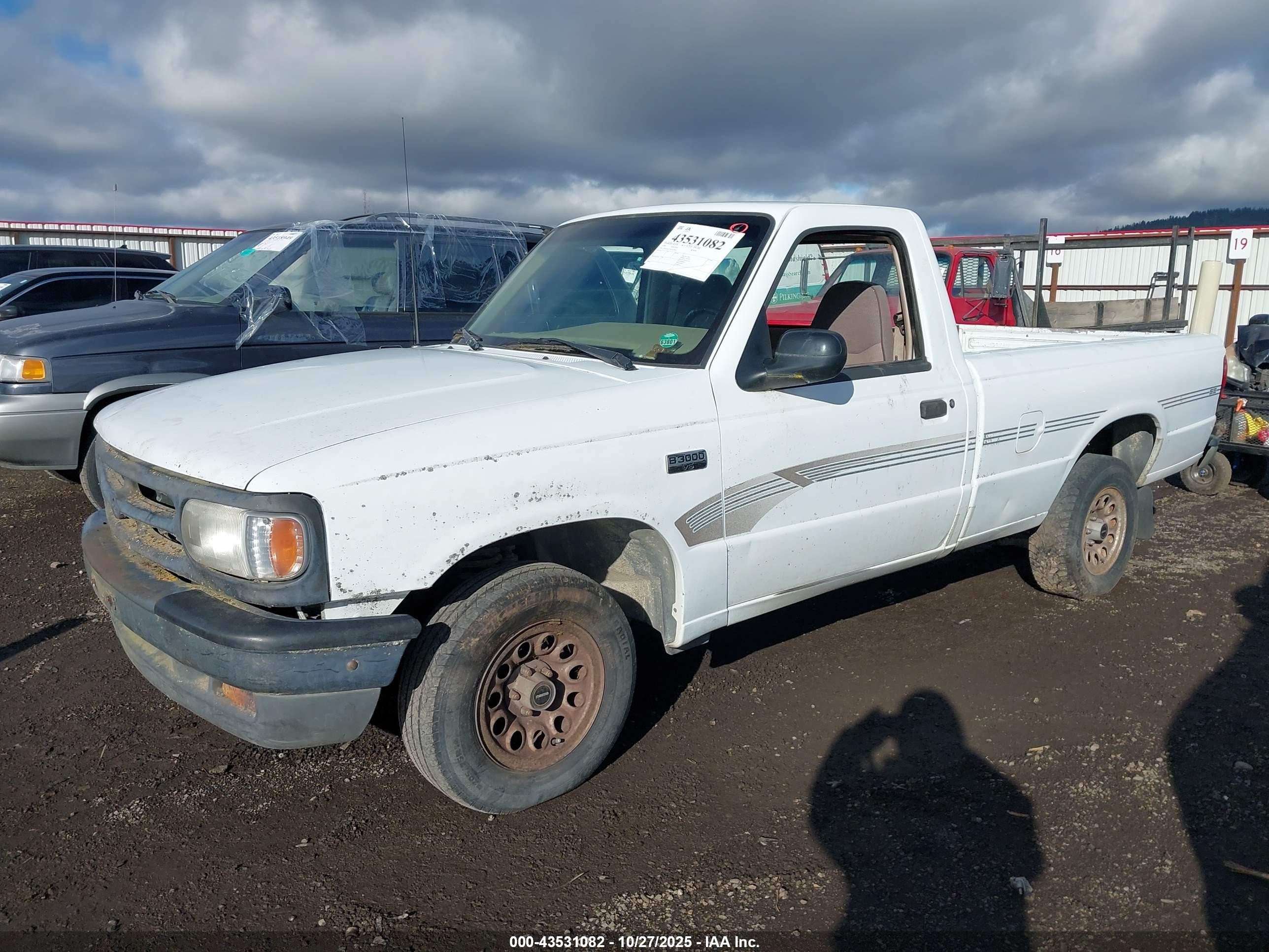 1994 Mazda B3000   White vin: 4F4CR12U7RTM38655