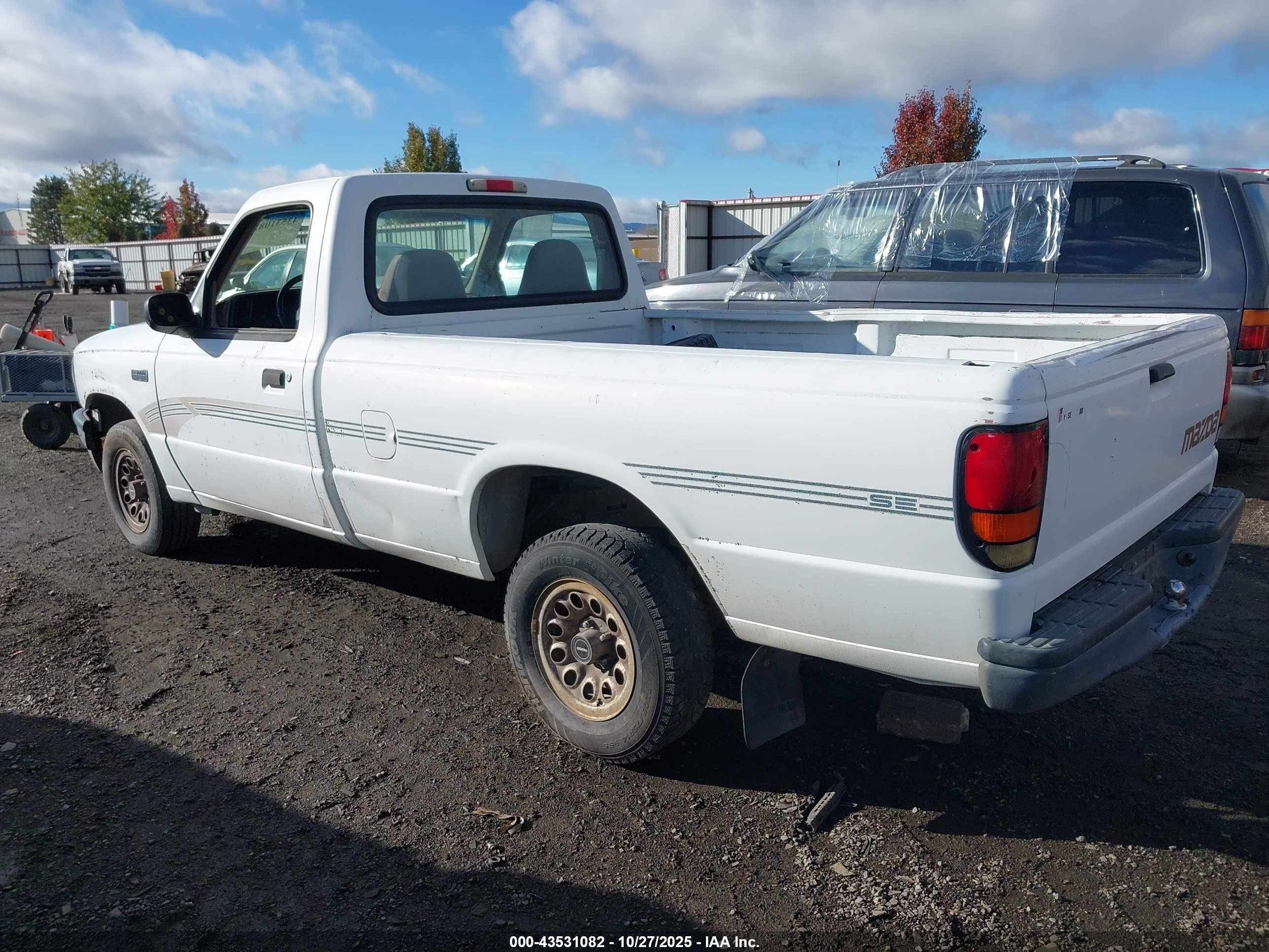 1994 Mazda B3000   White vin: 4F4CR12U7RTM38655