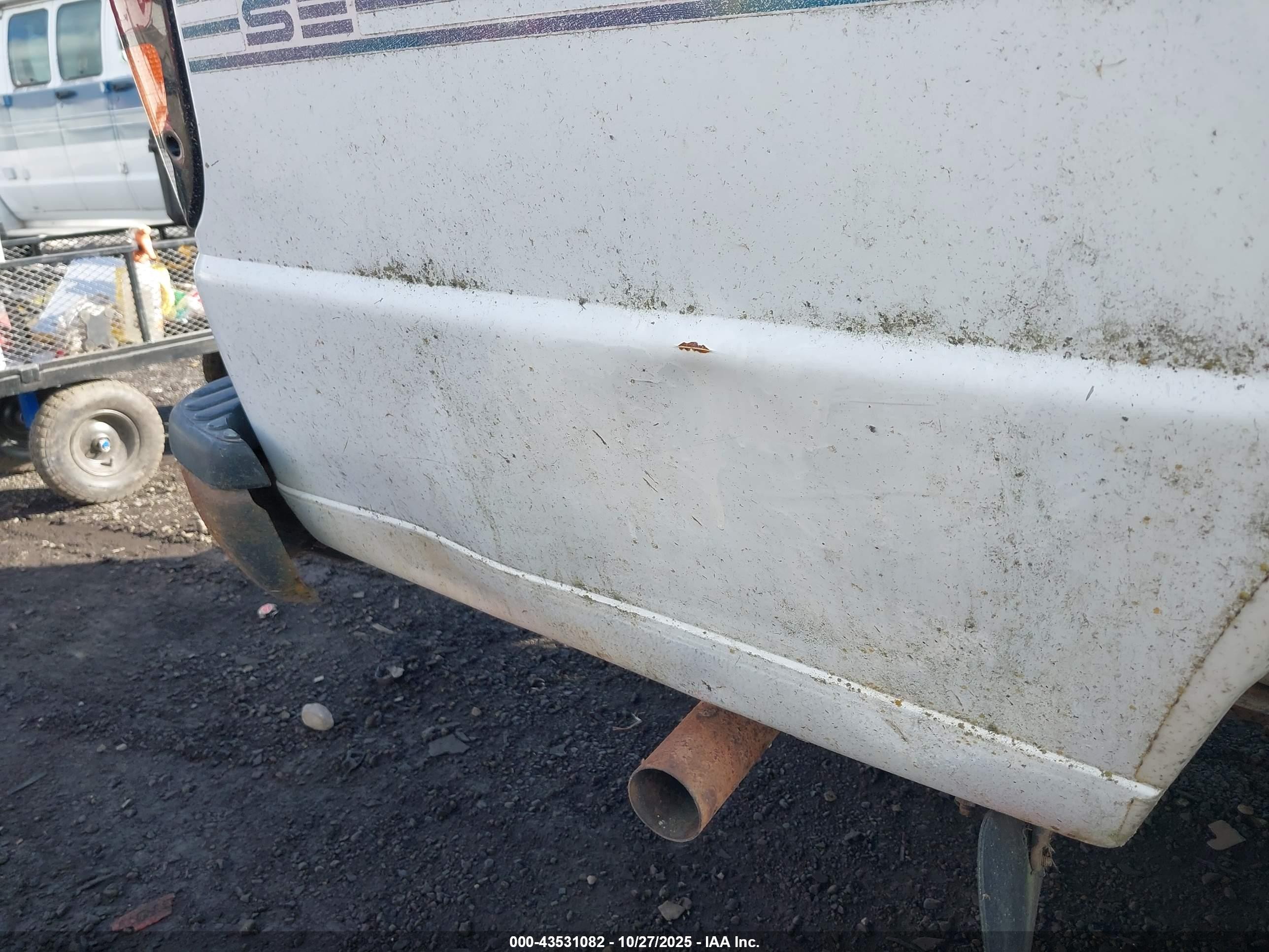1994 Mazda B3000   White vin: 4F4CR12U7RTM38655