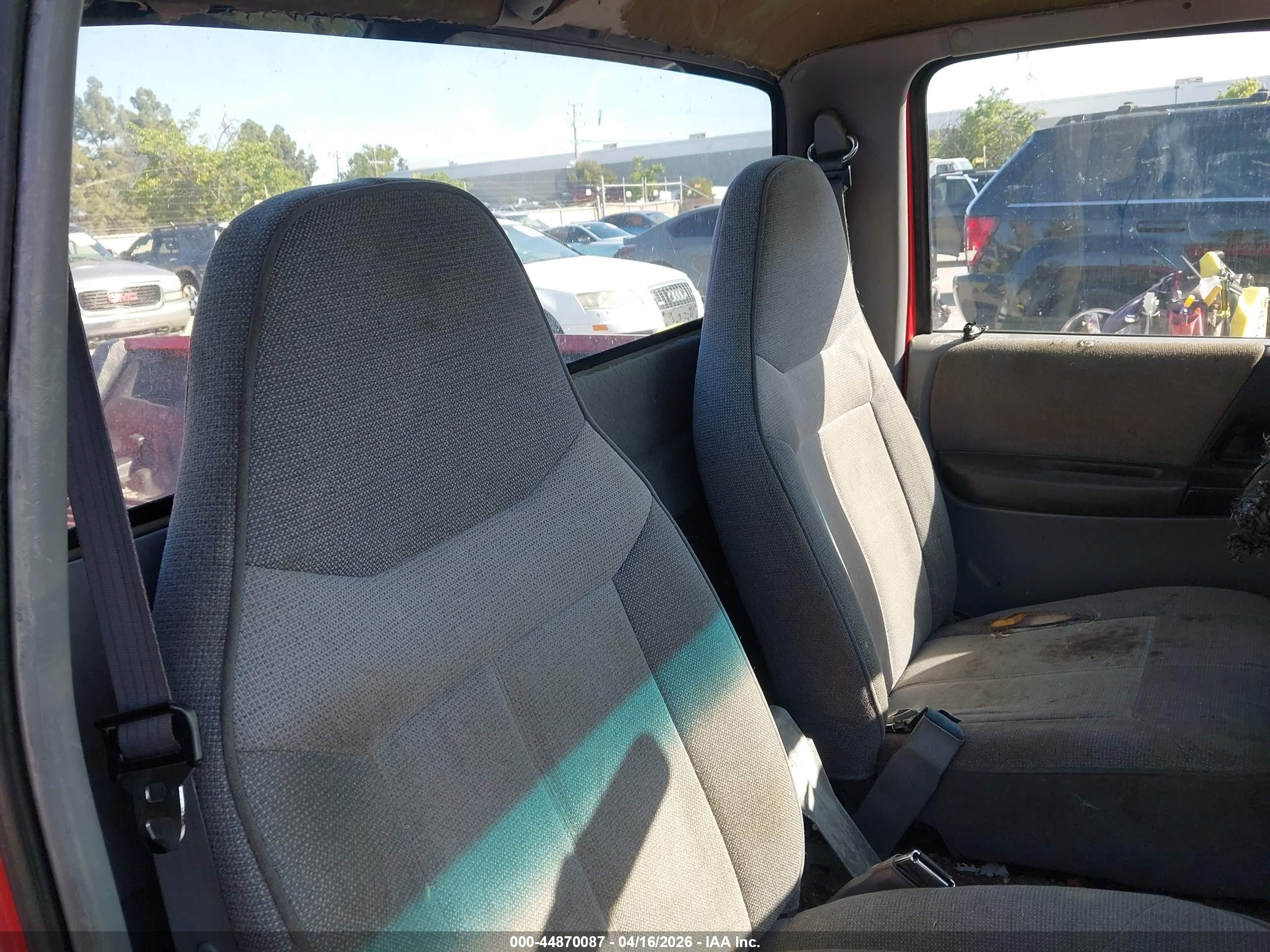 1994 Mazda B3000   Red vin: 4F4CR12U8RTM10380