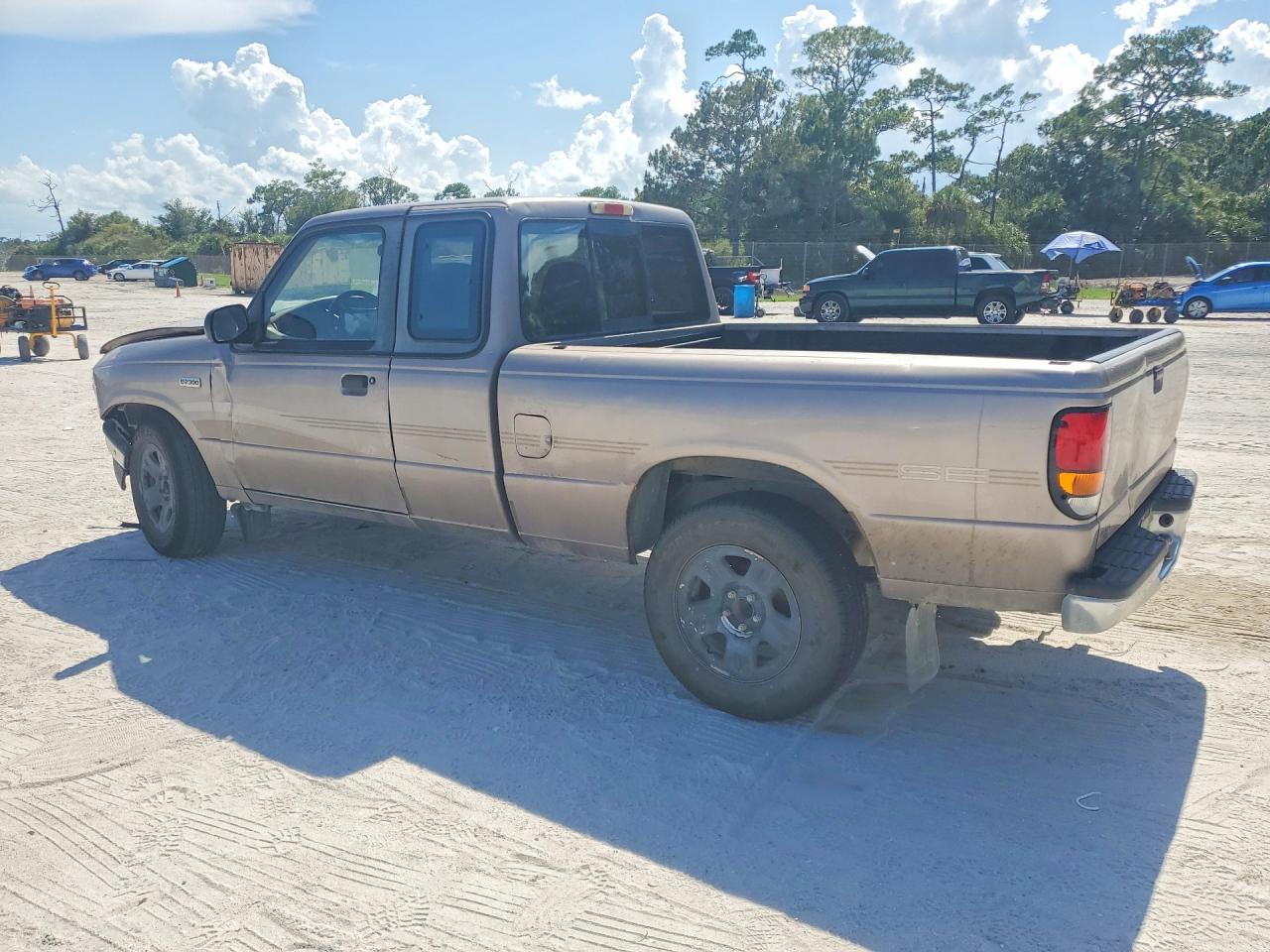 1996 Mazda B2300 Cab Plus Beige vin: 4F4CR16A2TTM04291