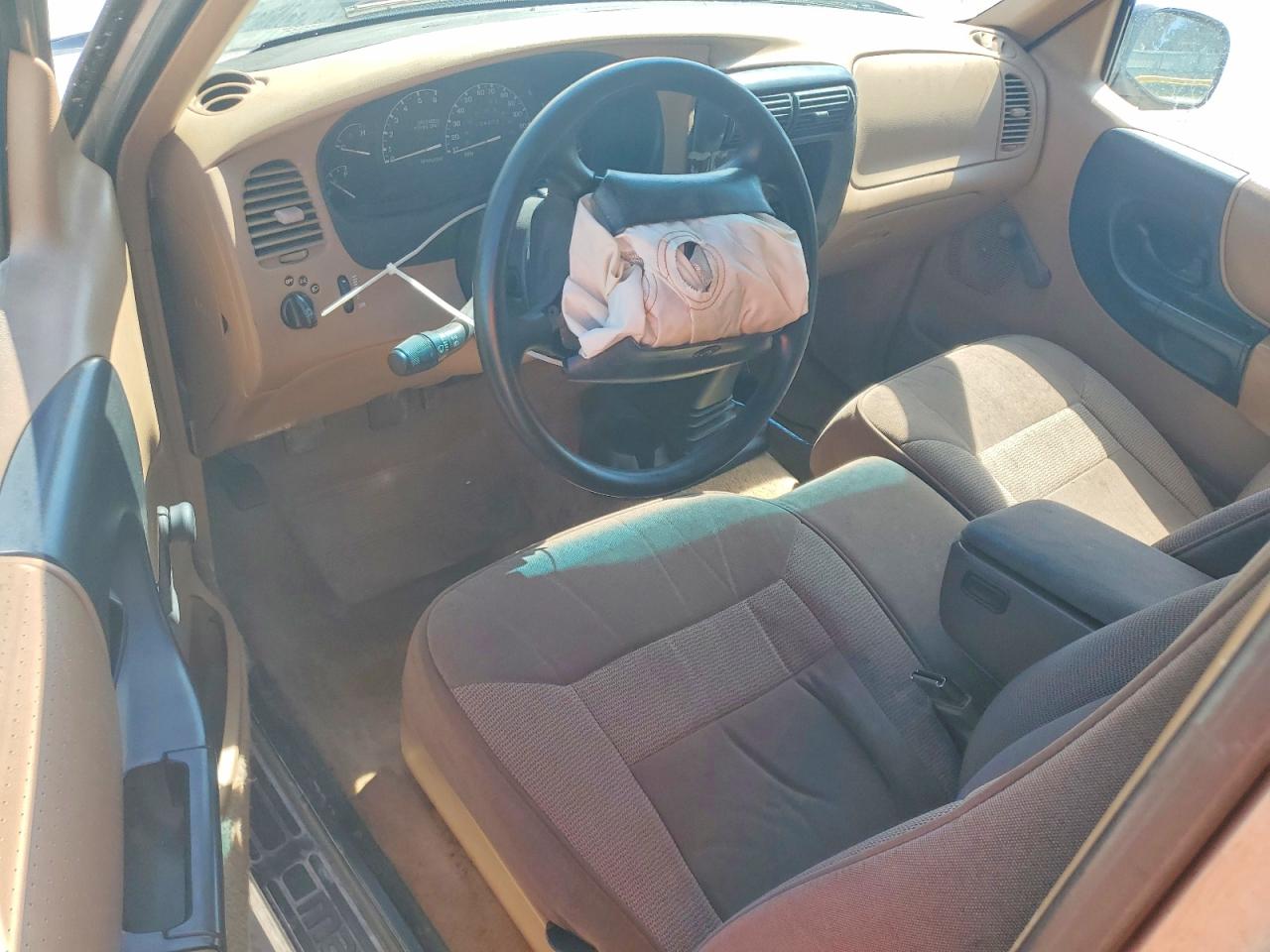 1996 Mazda B2300 Cab Plus Beige vin: 4F4CR16A2TTM04291