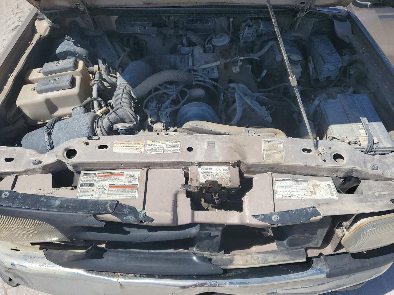 1996 Mazda B2300 Cab Plus Beige vin: 4F4CR16A2TTM04291