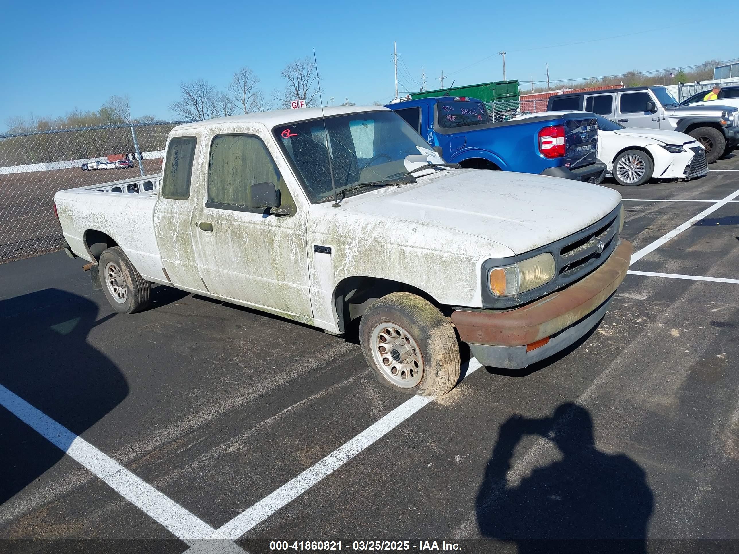 1994 Mazda B2300 Cab Plus Белый vin: 4F4CR16A3RTN13853