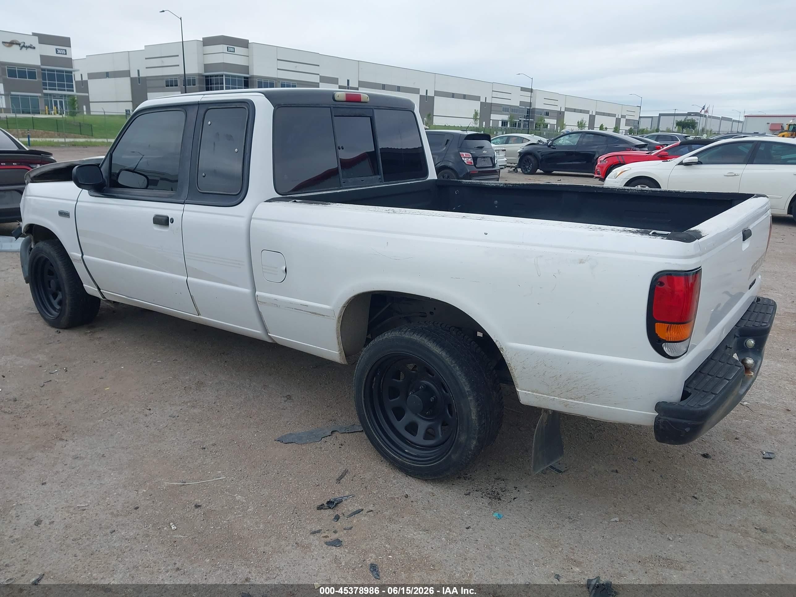 1995 Mazda B2300 Cab Plus White vin: 4F4CR16A3STM03505