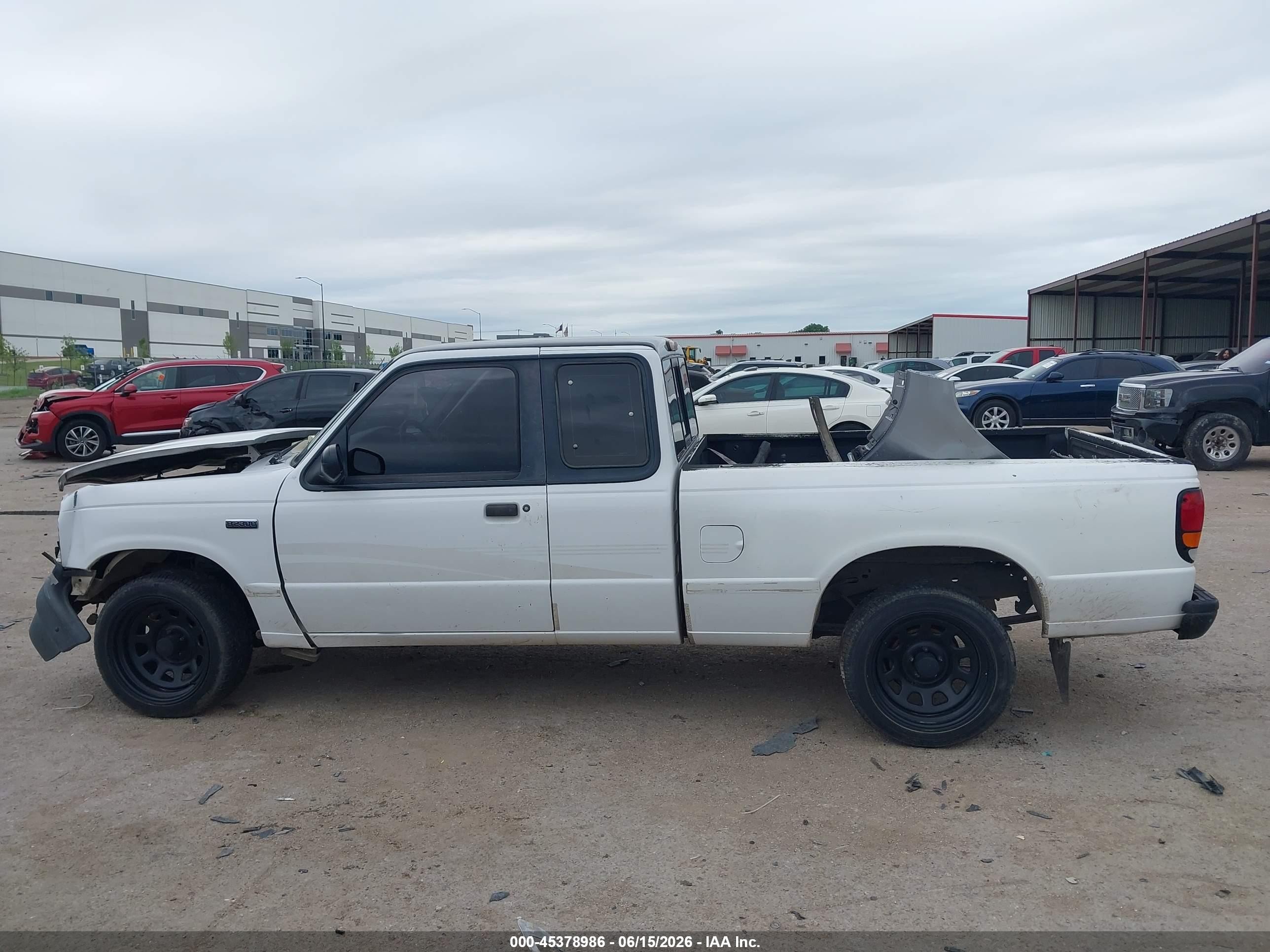 1995 Mazda B2300 Cab Plus White vin: 4F4CR16A3STM03505