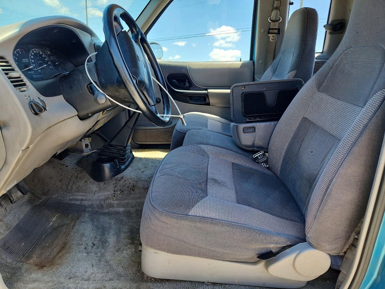 1995 Mazda B2300 Cab Plus Blue vin: 4F4CR16A4STM20667