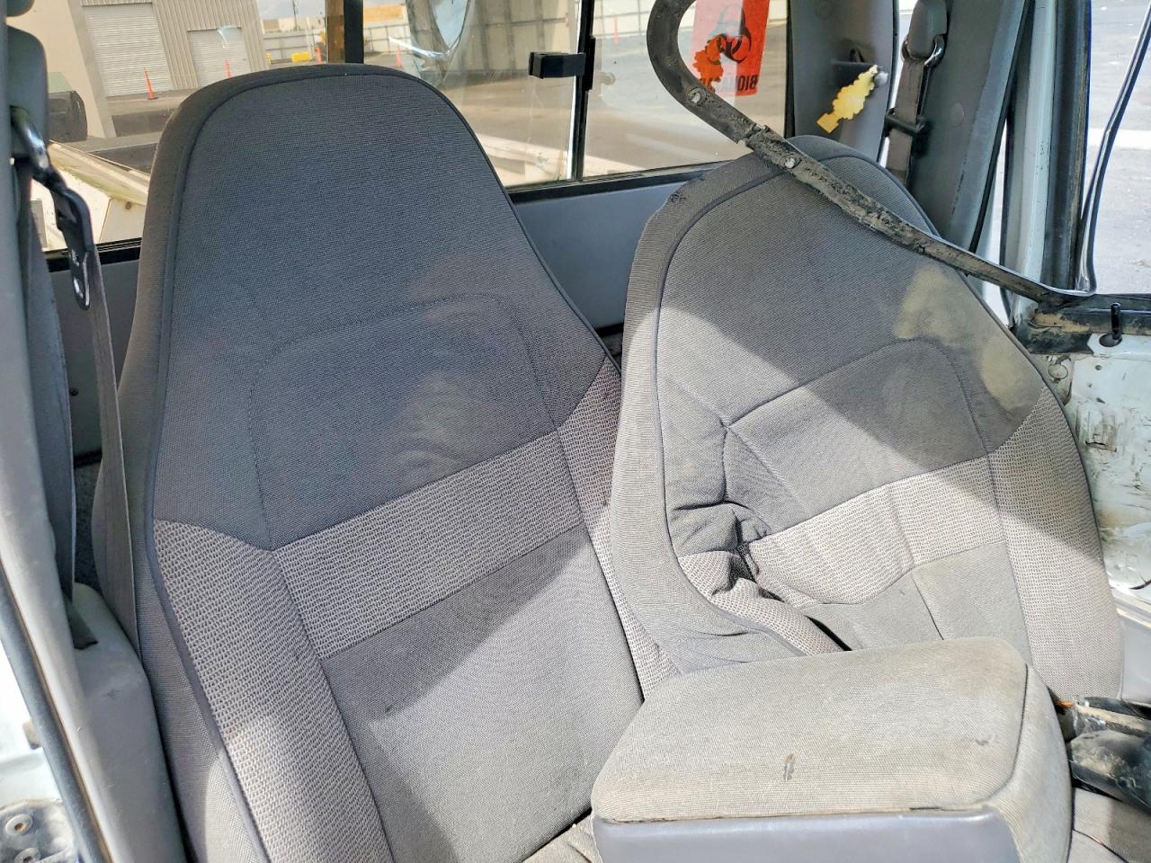 1997 Mazda B2300 Cab Plus Белый vin: 4F4CR16A5VTM34758