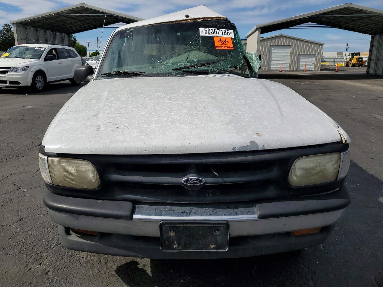 1997 Mazda B2300 Cab Plus Белый vin: 4F4CR16A5VTM34758